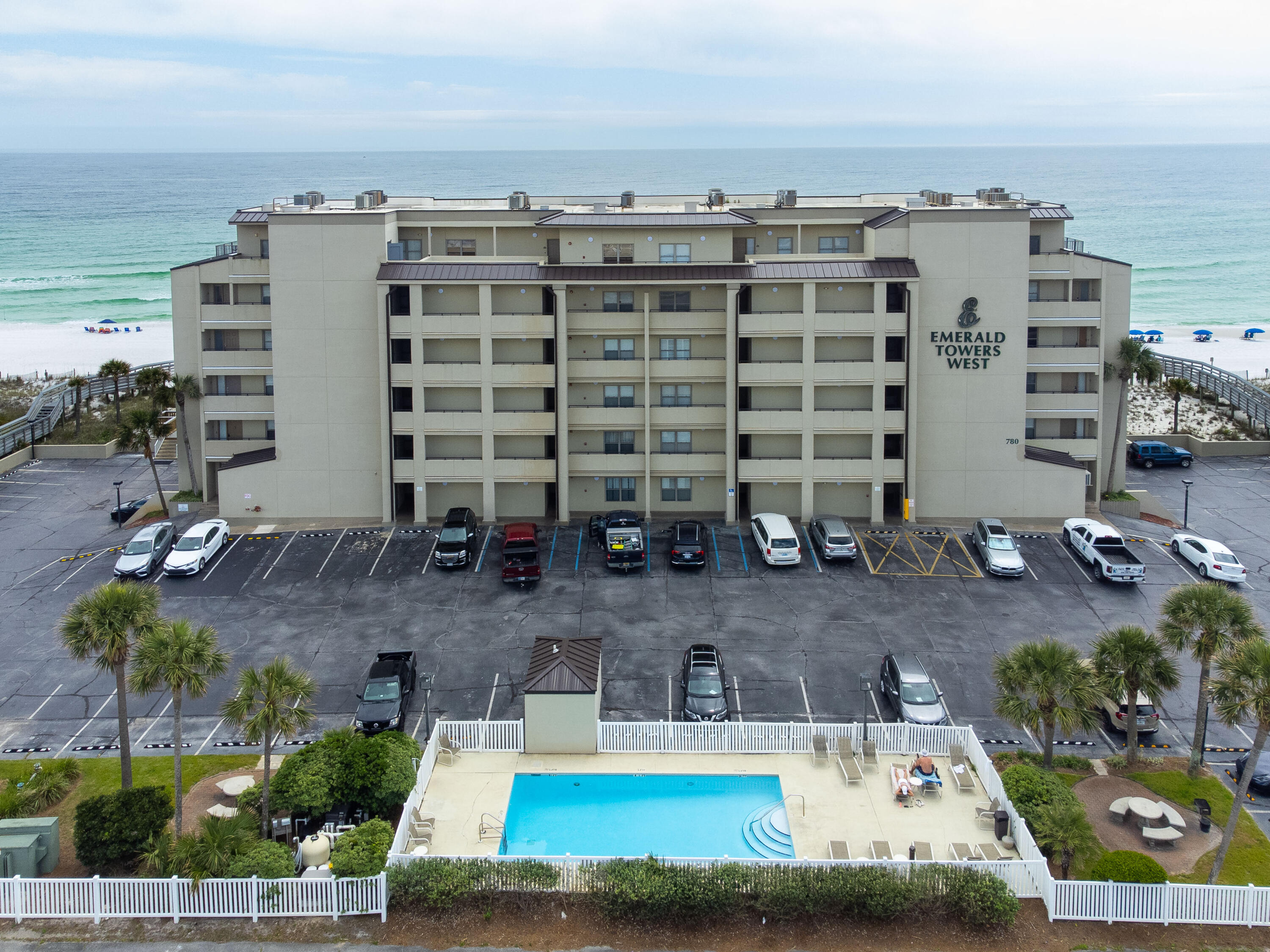 EMERALD TOWERS WEST CONDO - Residential