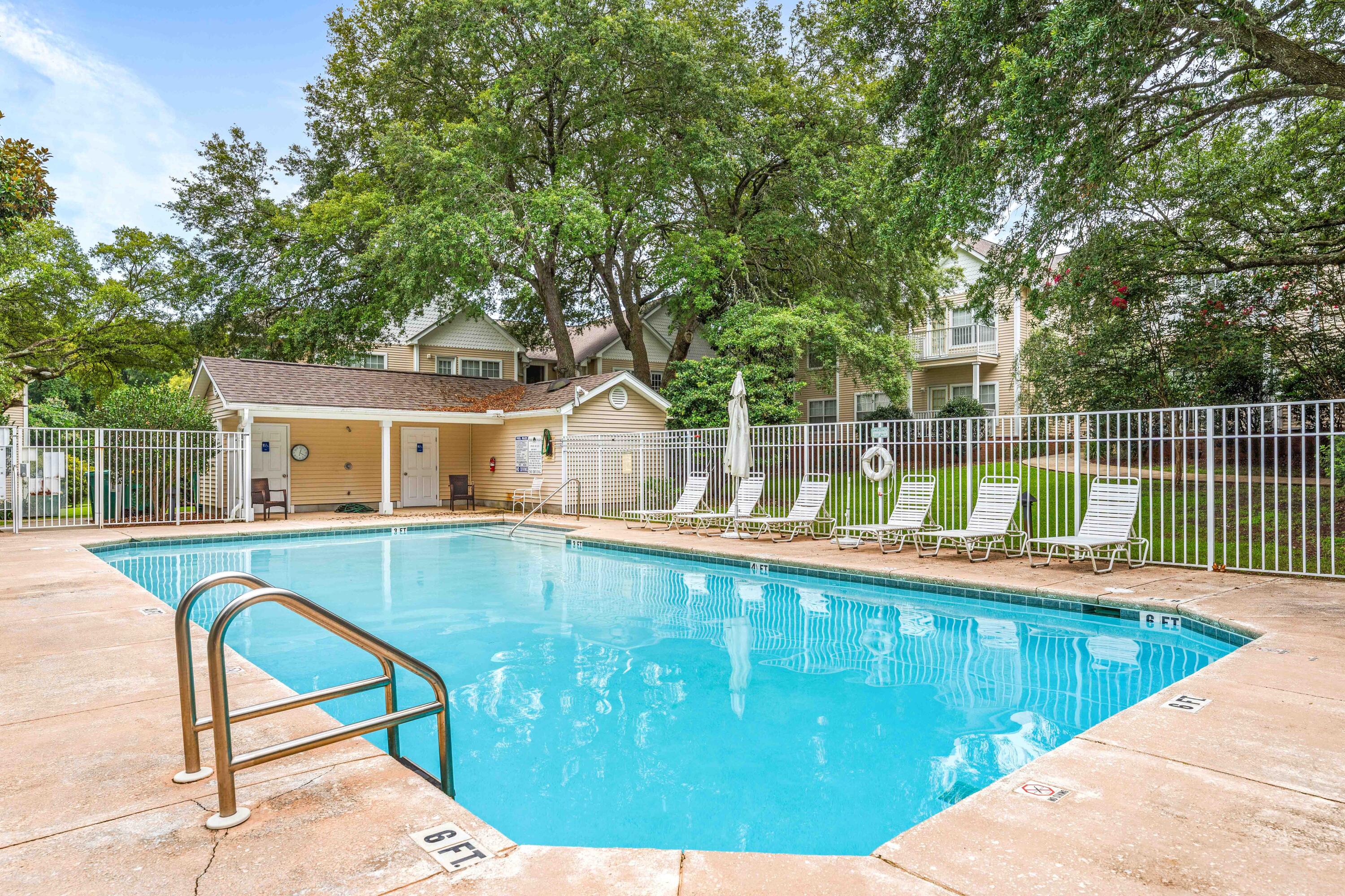 THE OAKS AT NICEVILLE - Residential