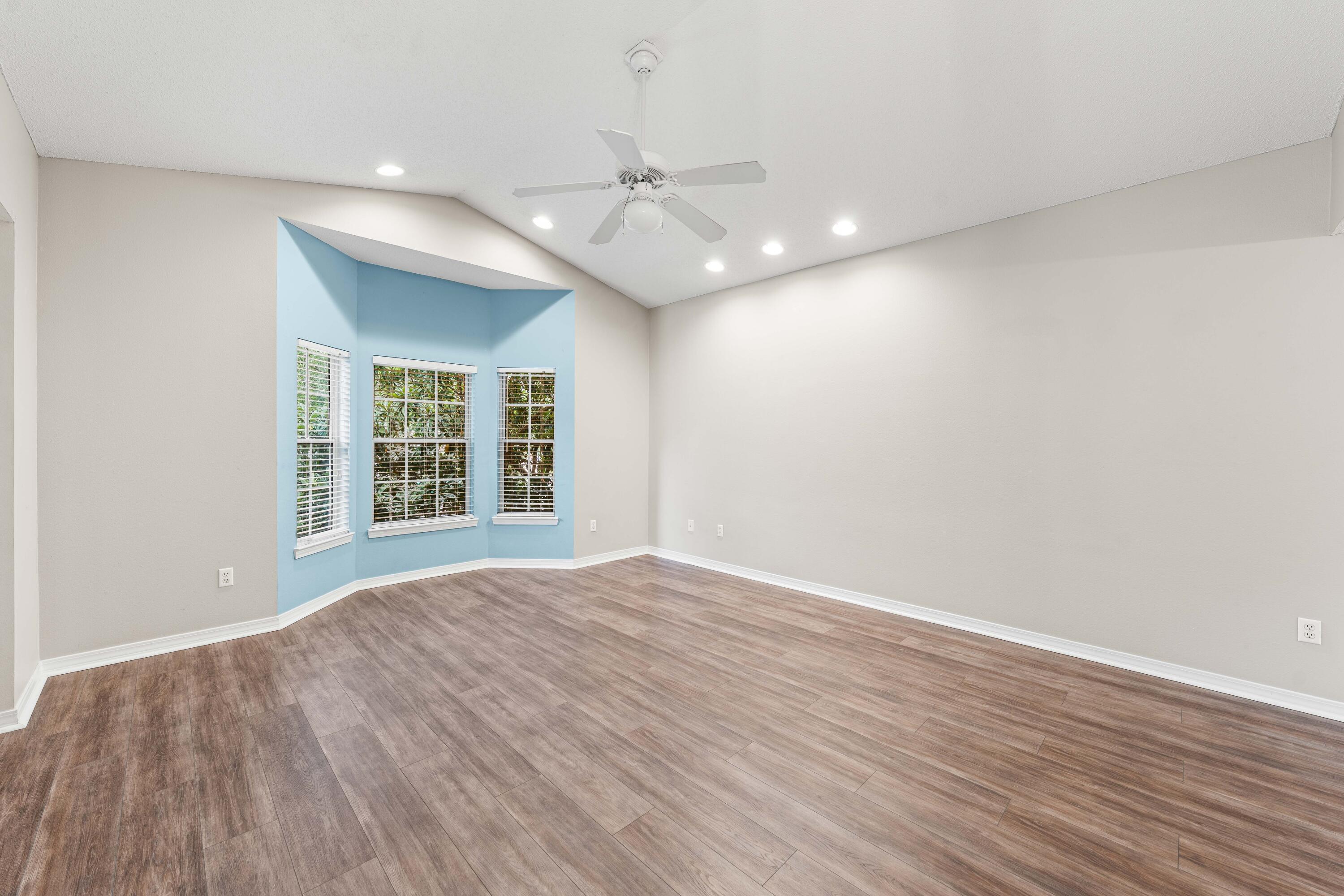 THE OAKS AT NICEVILLE - Residential