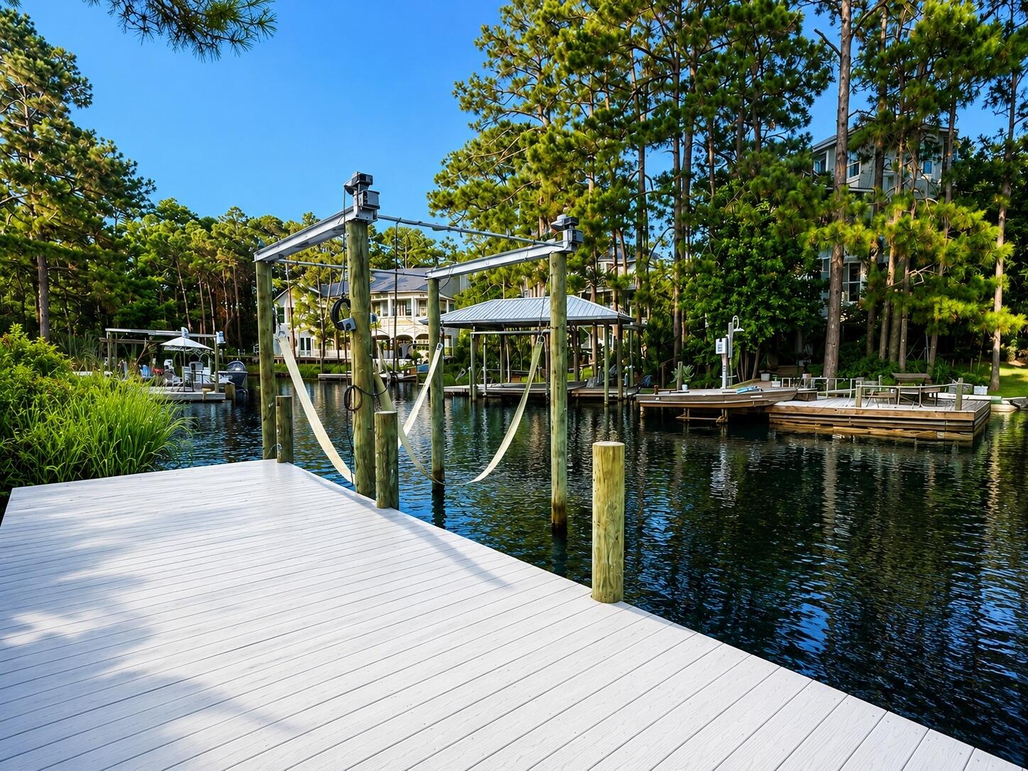 LAKEWOOD POINTE ESTATES - Residential