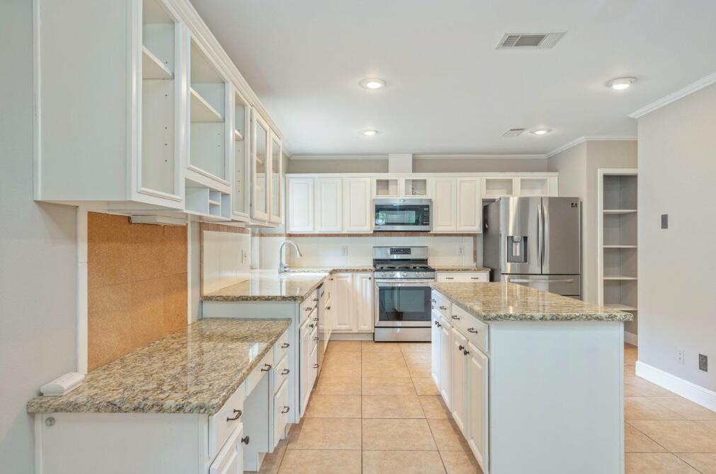 PINEWOOD ESTATES 2 - Residential Lease