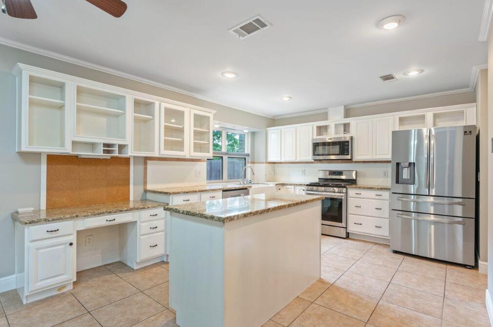 PINEWOOD ESTATES 2 - Residential Lease