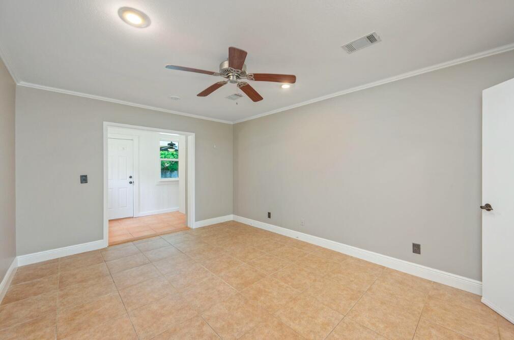 PINEWOOD ESTATES 2 - Residential Lease
