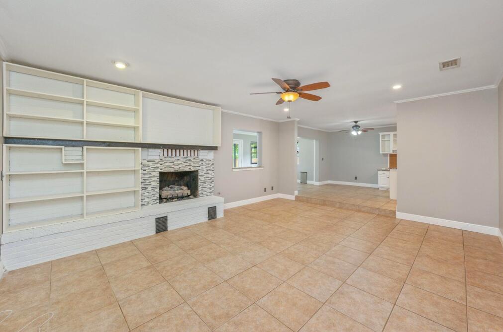 PINEWOOD ESTATES 2 - Residential Lease