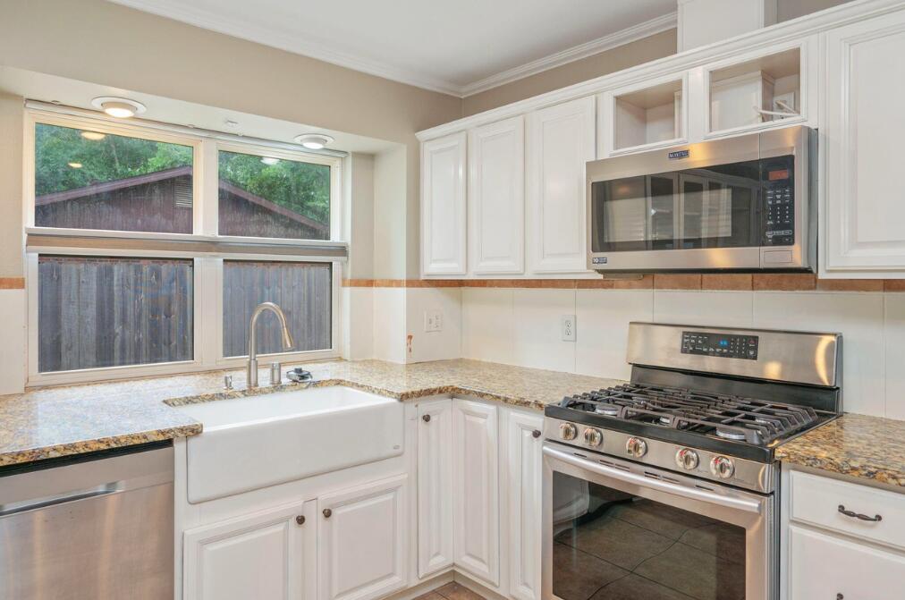 PINEWOOD ESTATES 2 - Residential Lease