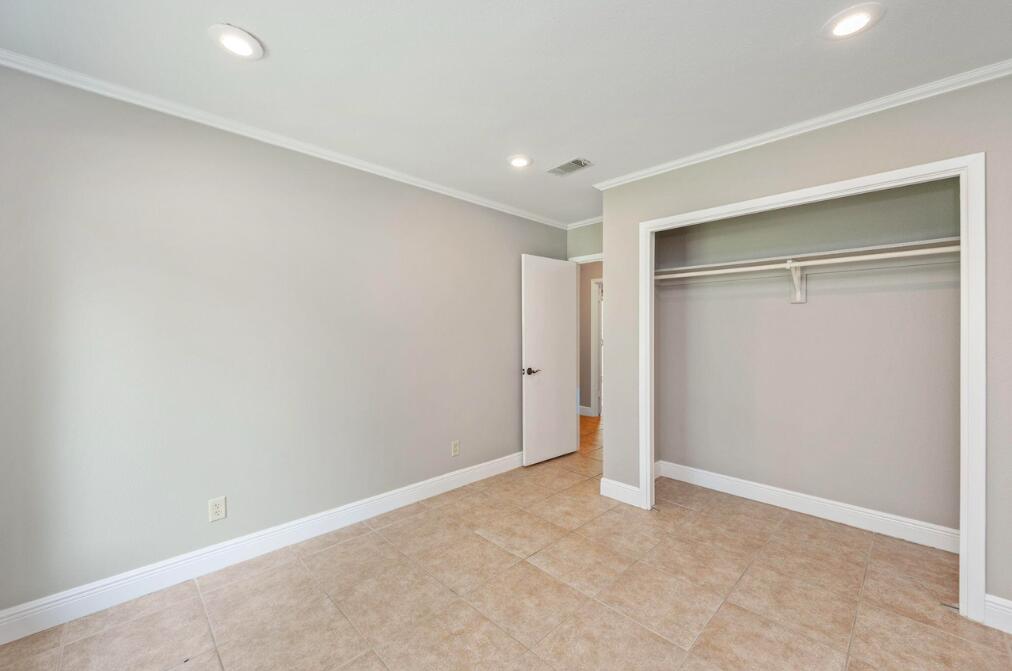 PINEWOOD ESTATES 2 - Residential Lease