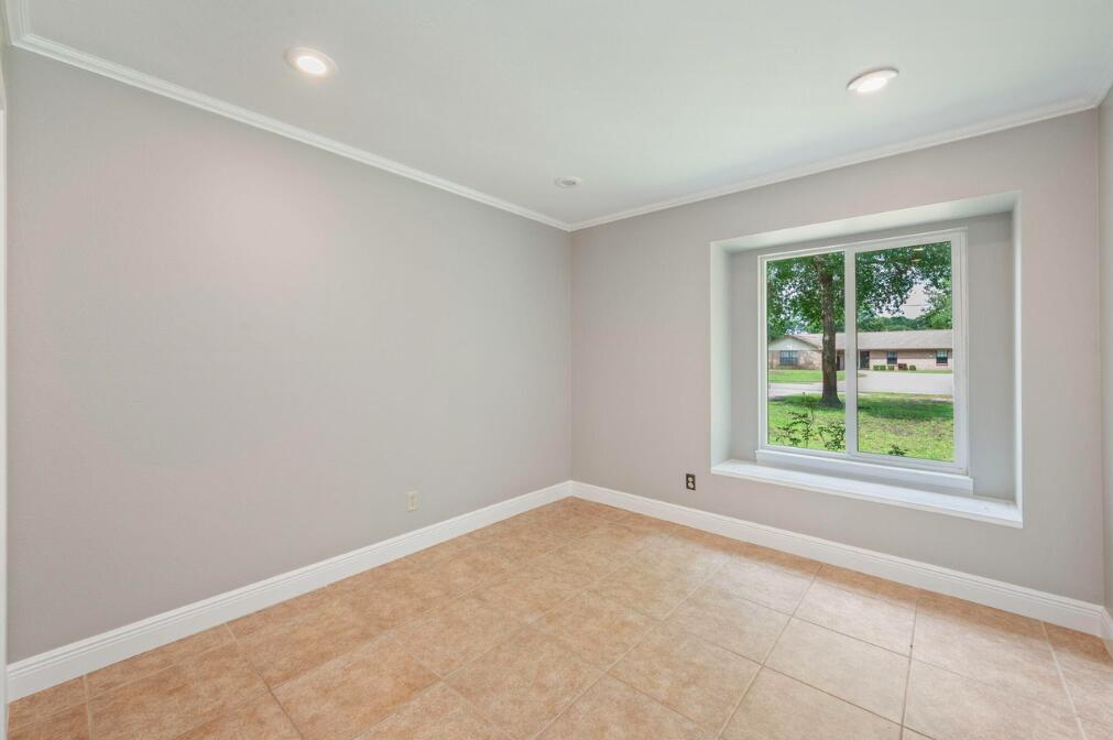 PINEWOOD ESTATES 2 - Residential Lease