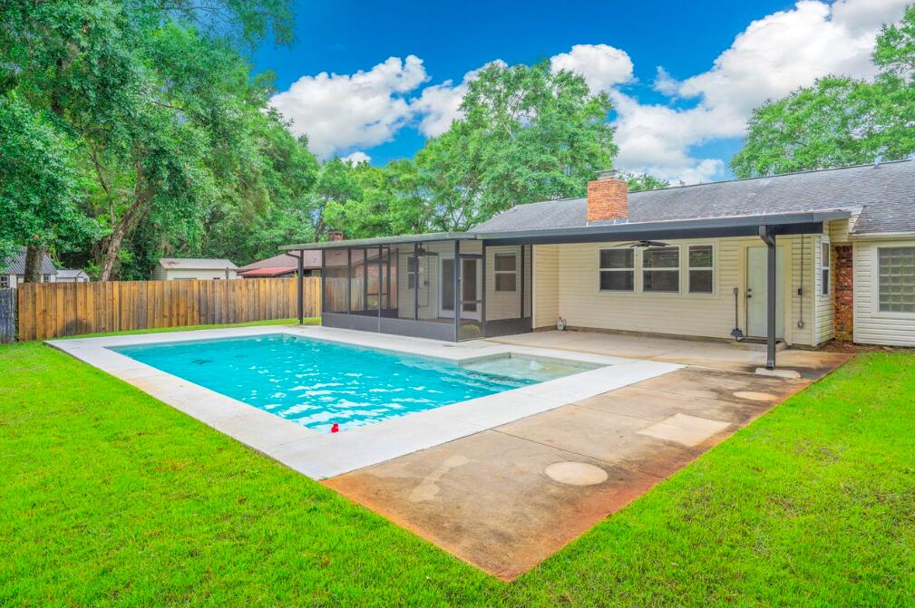 PINEWOOD ESTATES 2 - Residential Lease