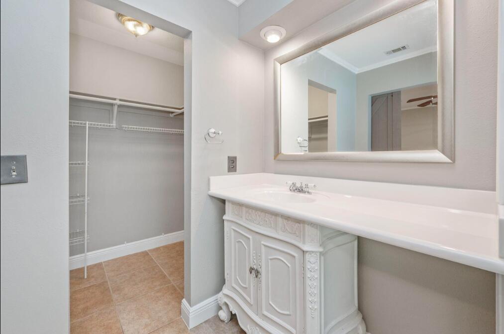 PINEWOOD ESTATES 2 - Residential Lease