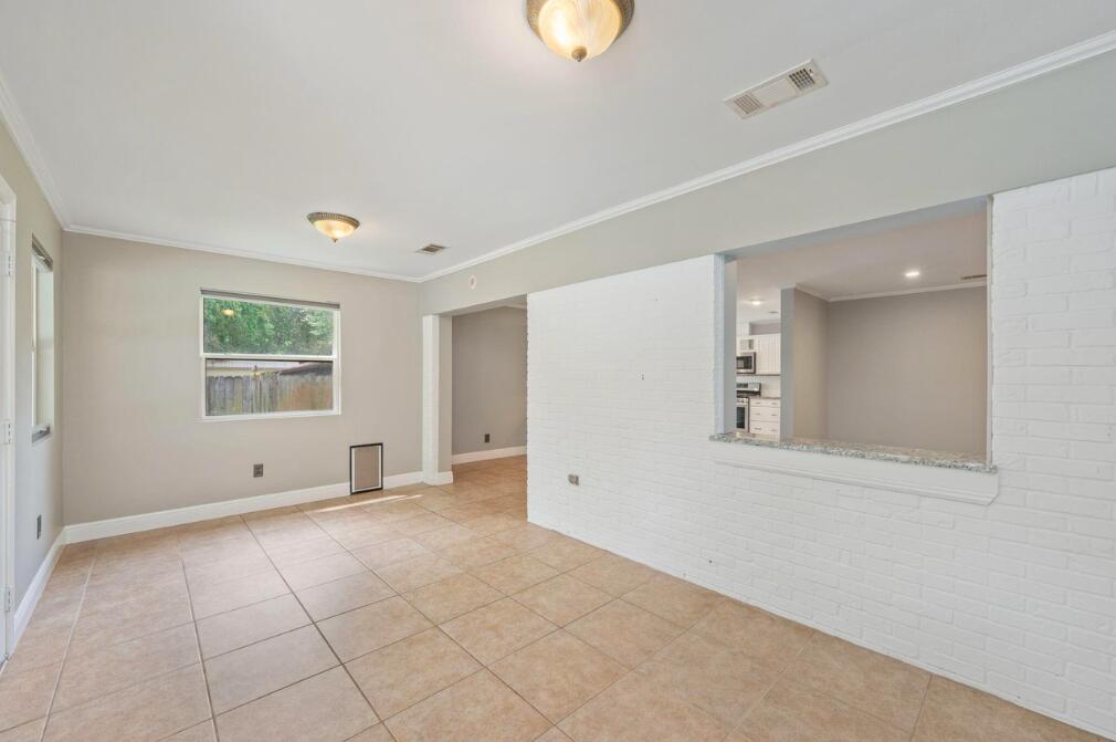 PINEWOOD ESTATES 2 - Residential Lease