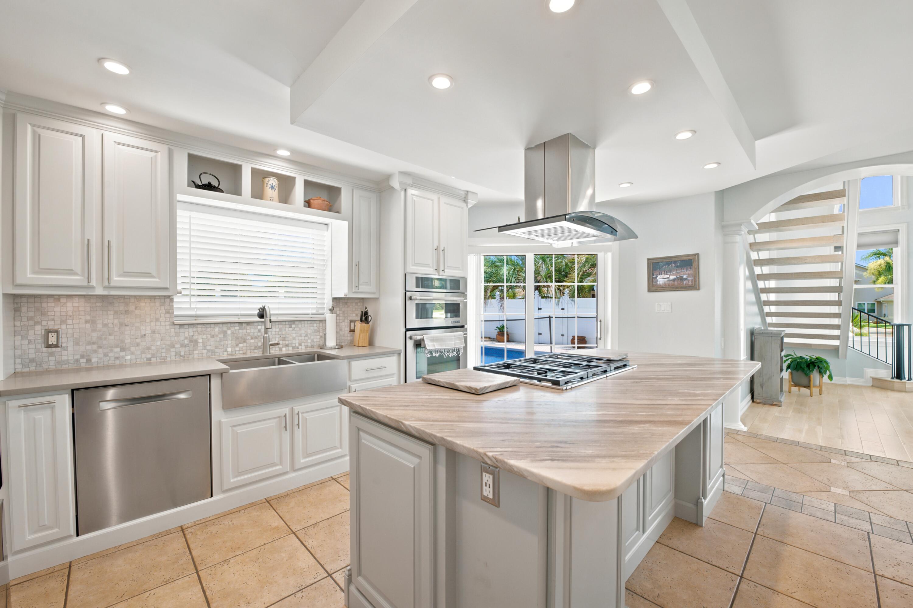 RIVIERA BEACH - Residential