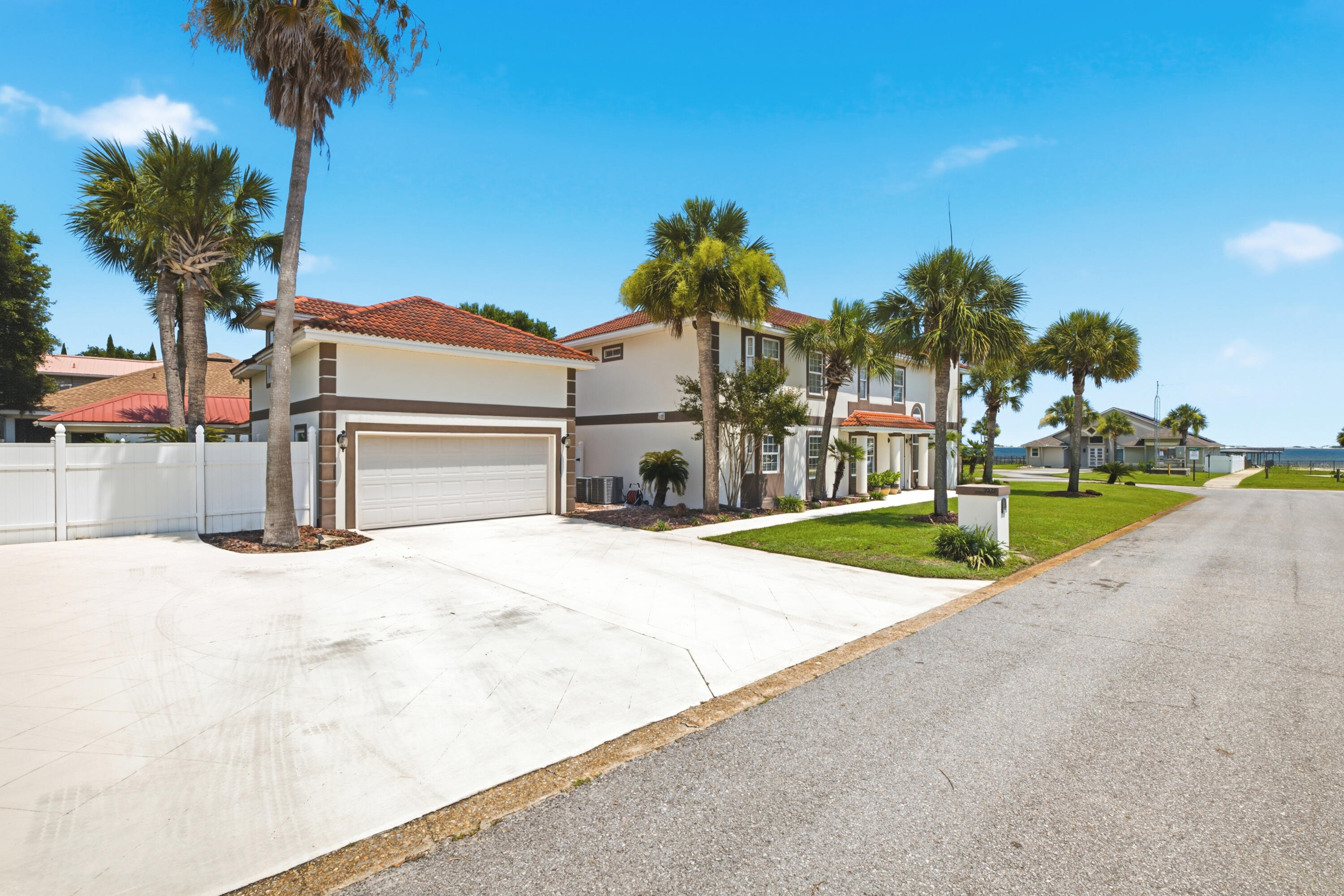 RIVIERA BEACH - Residential