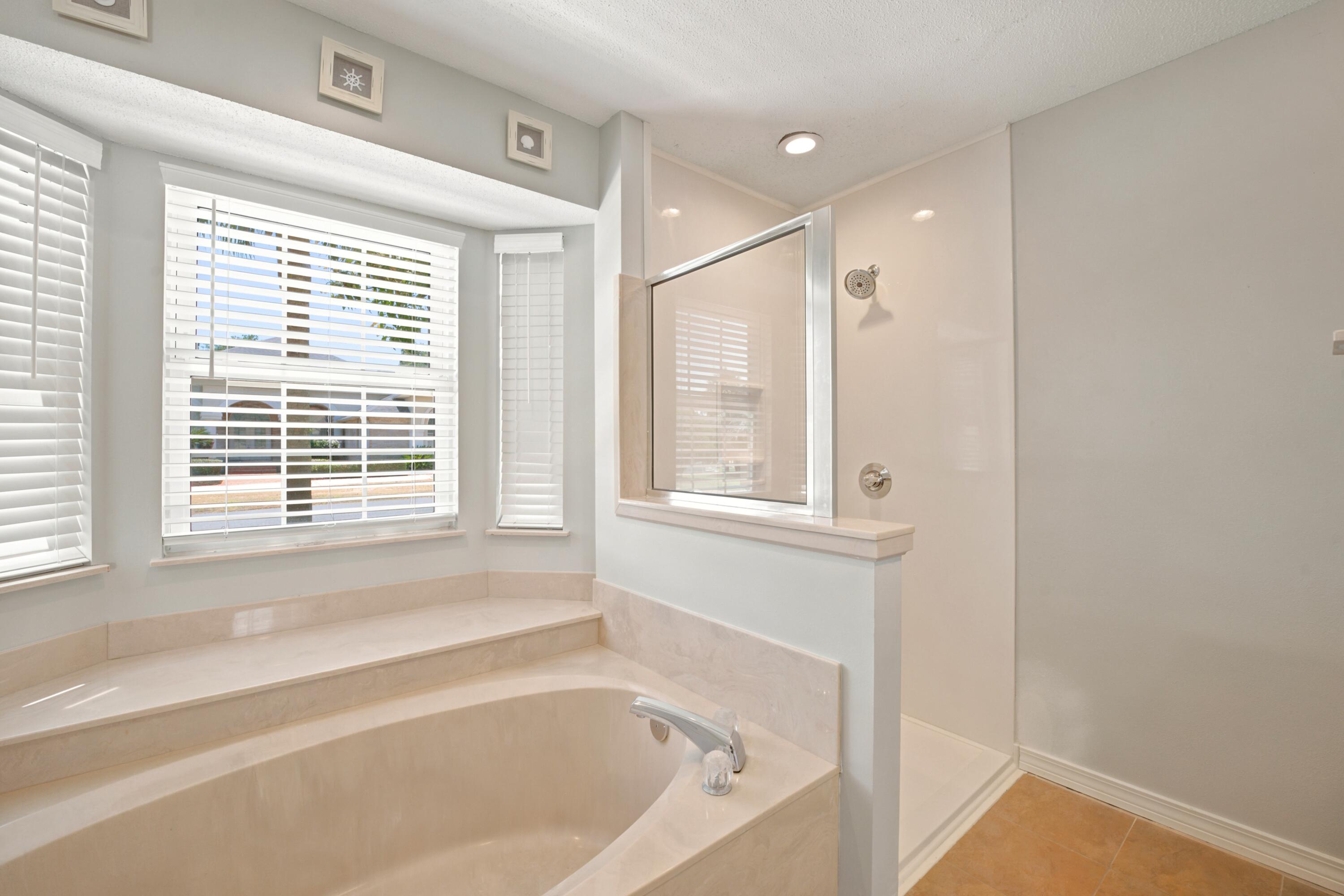 RIVIERA BEACH - Residential