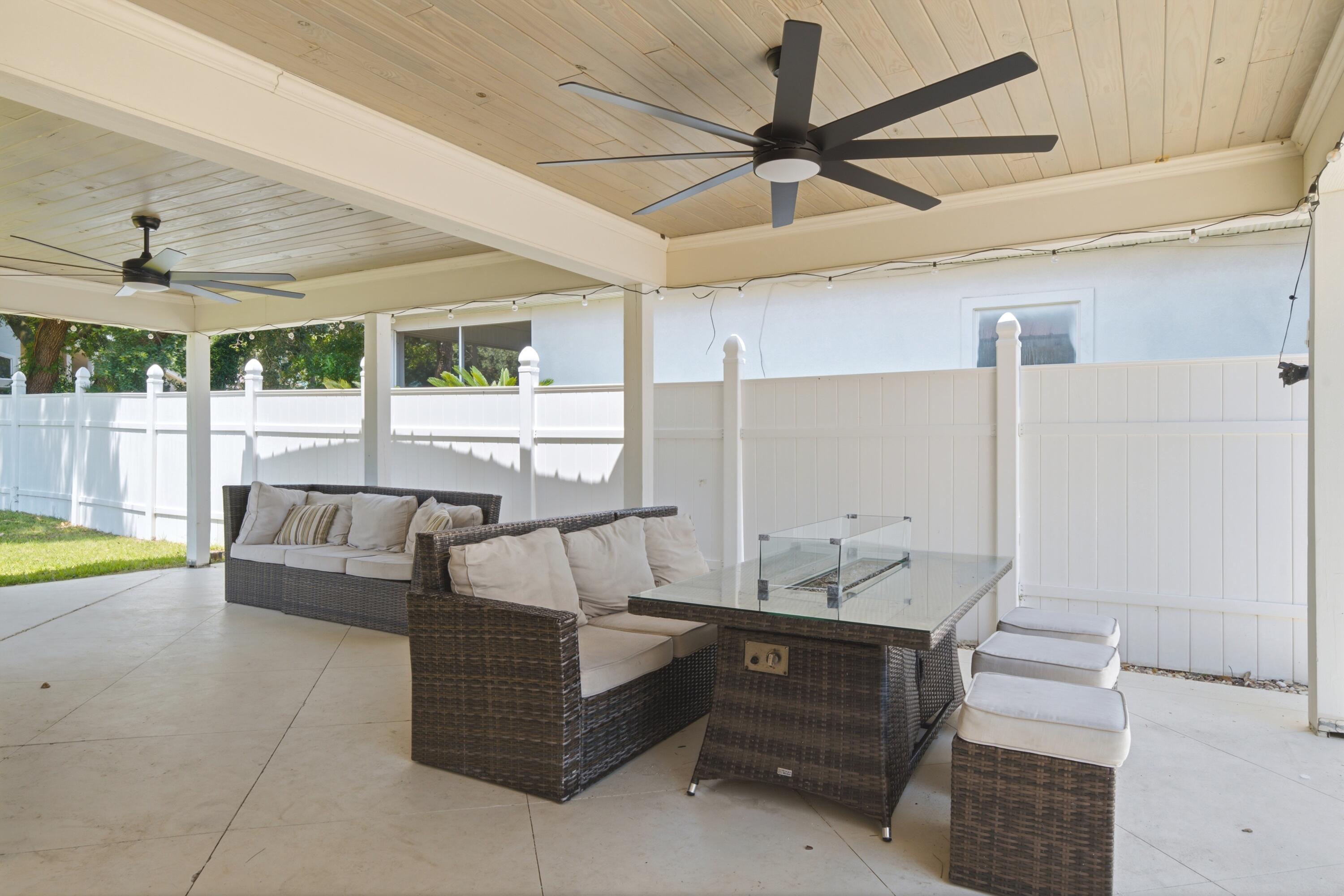 RIVIERA BEACH - Residential