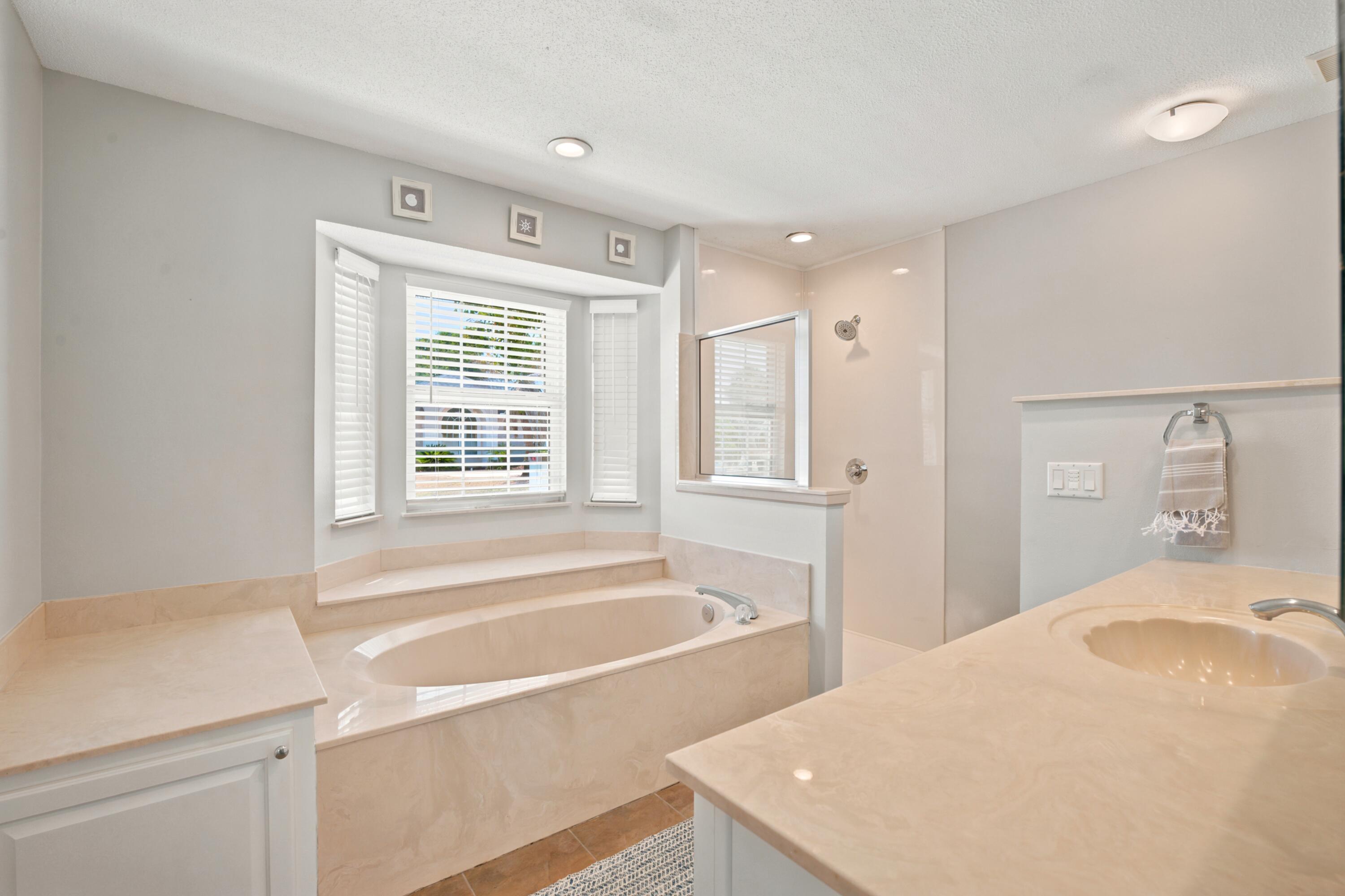 RIVIERA BEACH - Residential