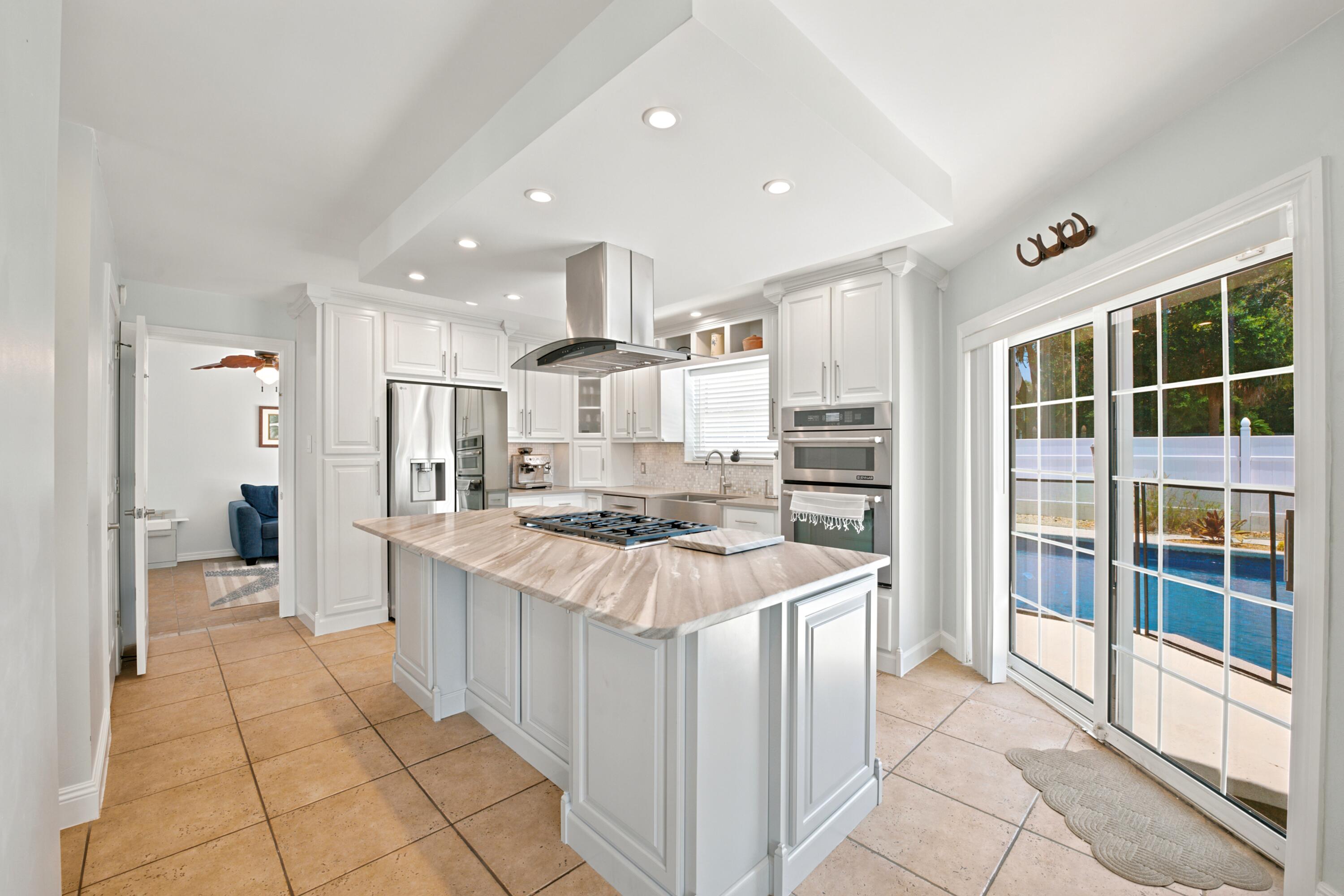 RIVIERA BEACH - Residential