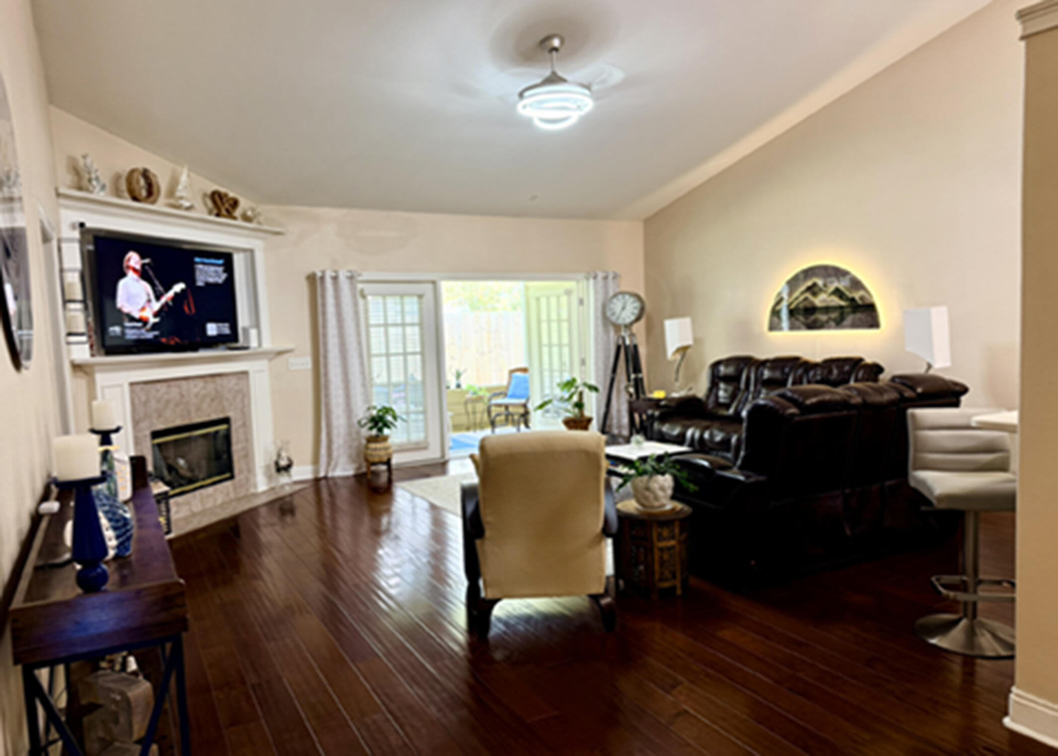 DIAMOND LAKES - Residential