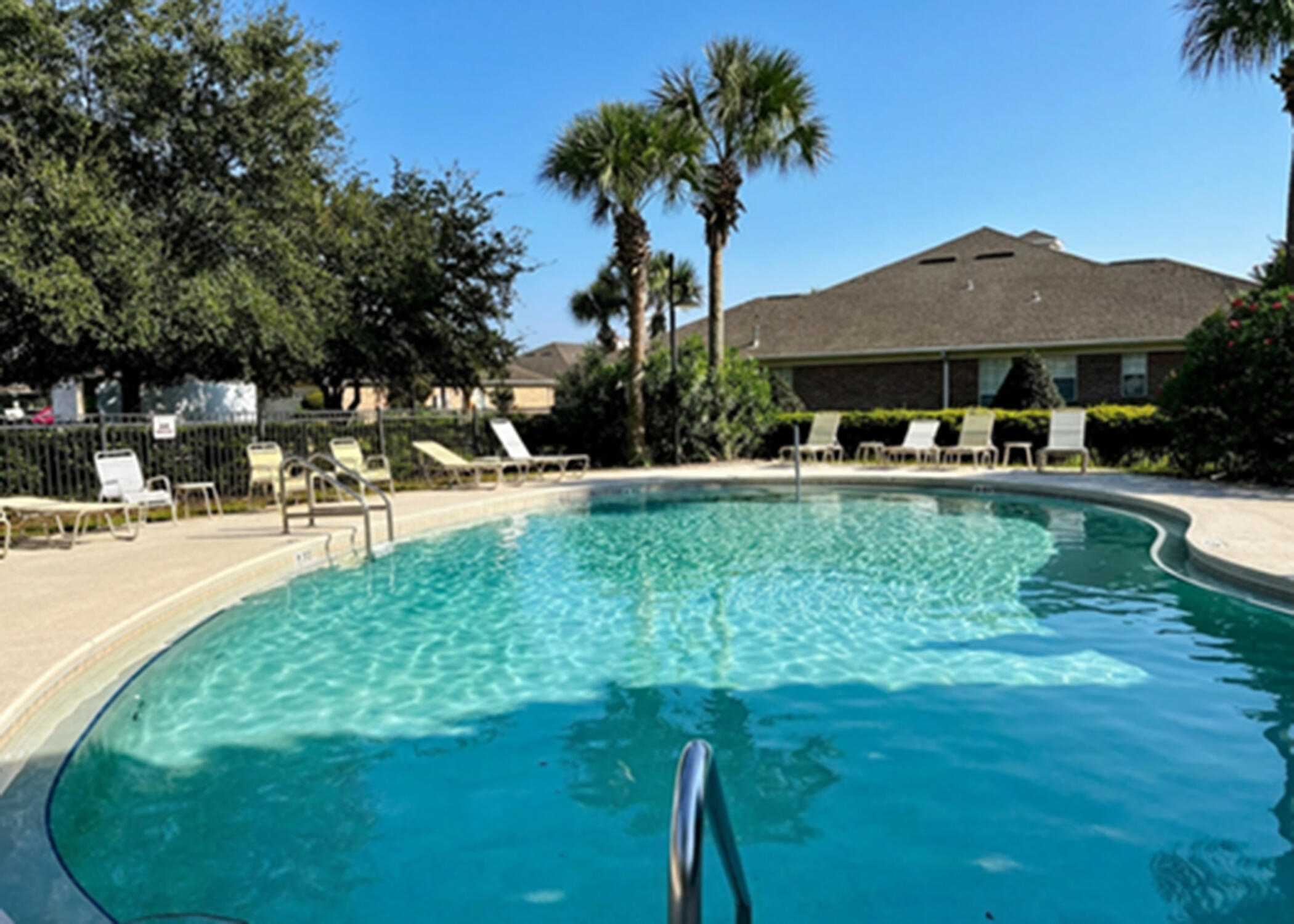 DIAMOND LAKES - Residential