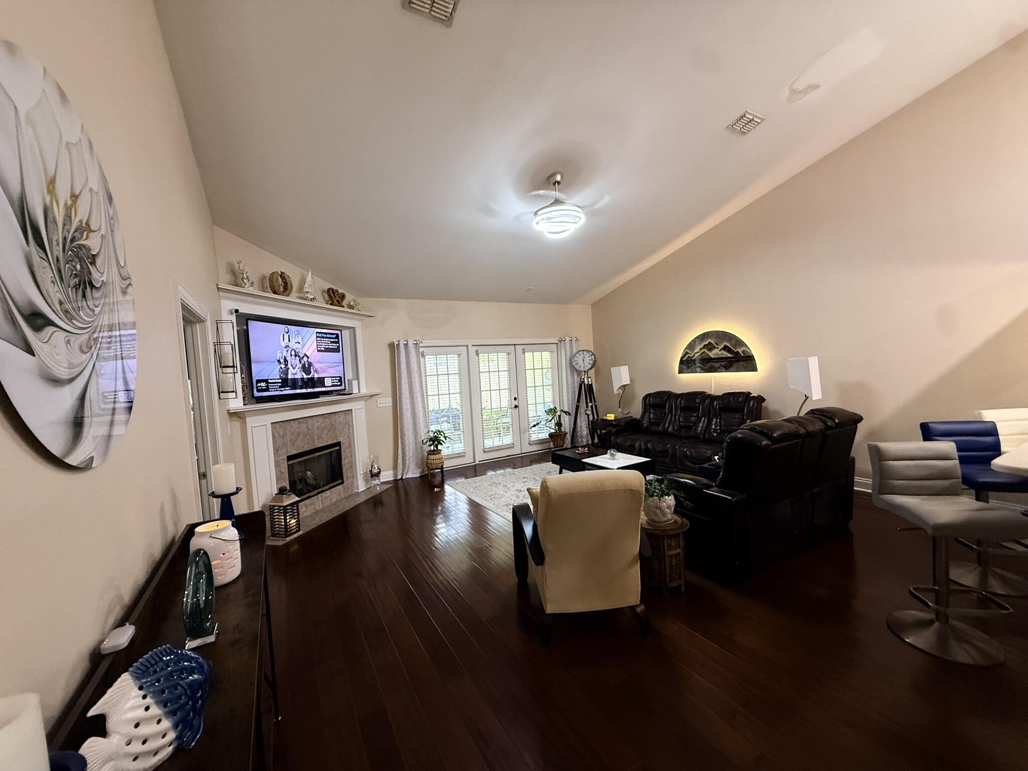 DIAMOND LAKES - Residential