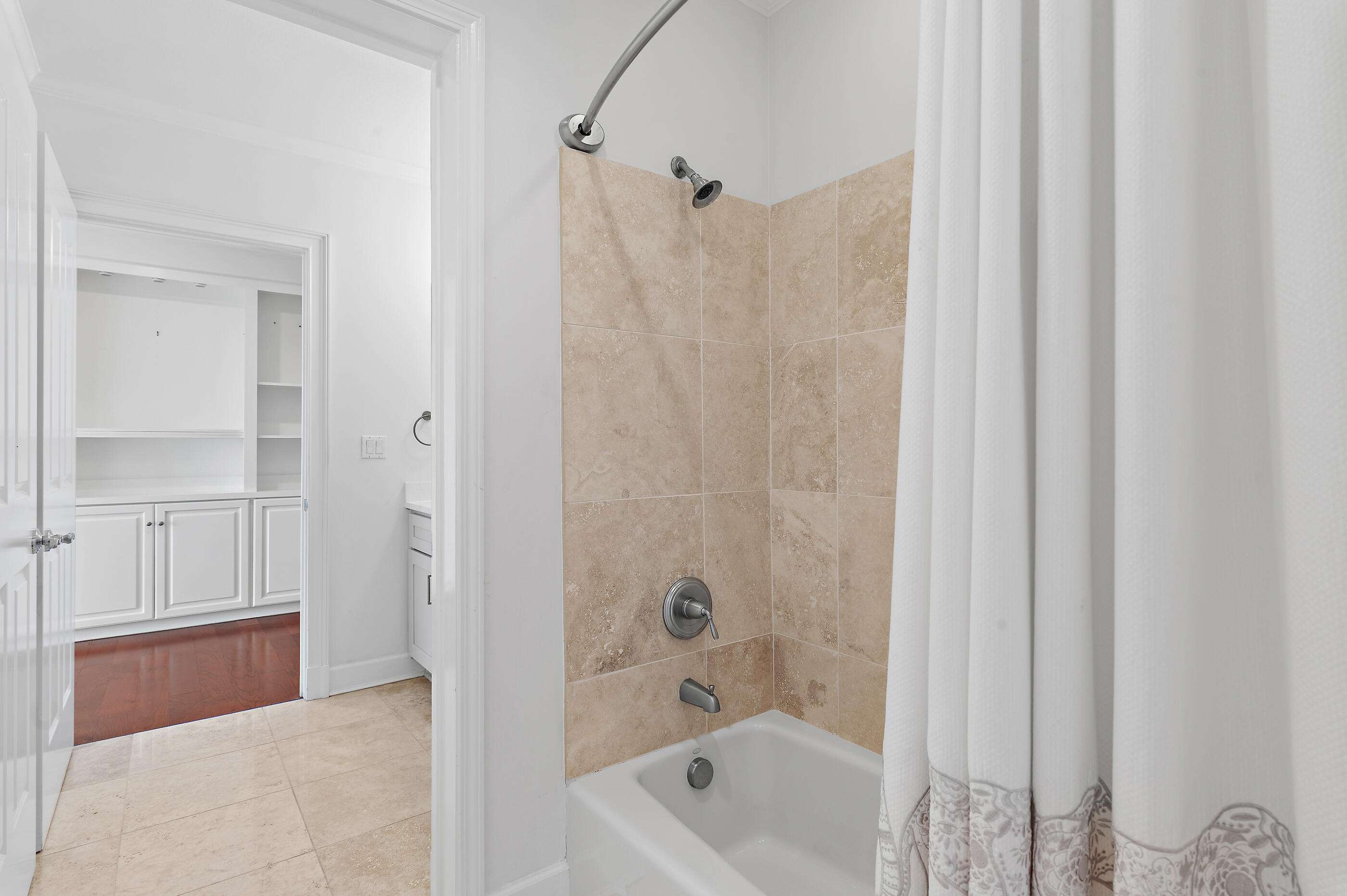 ONE WATER PLACE - Residential