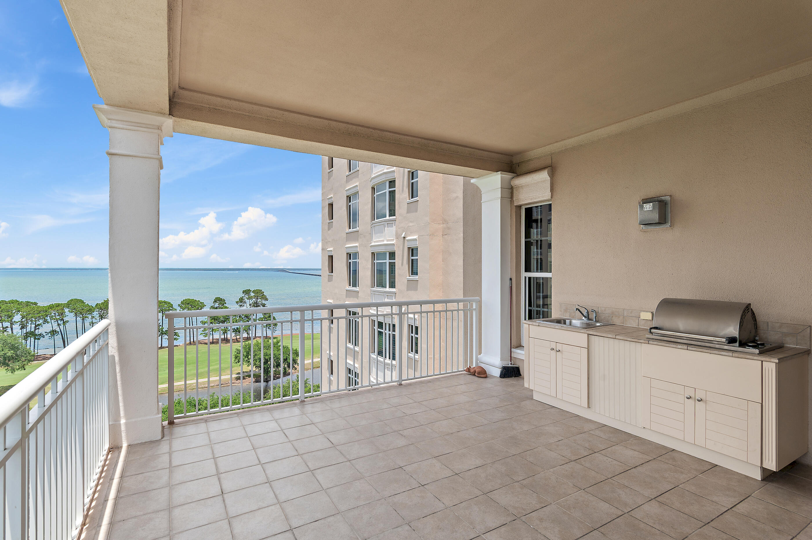 ONE WATER PLACE - Residential