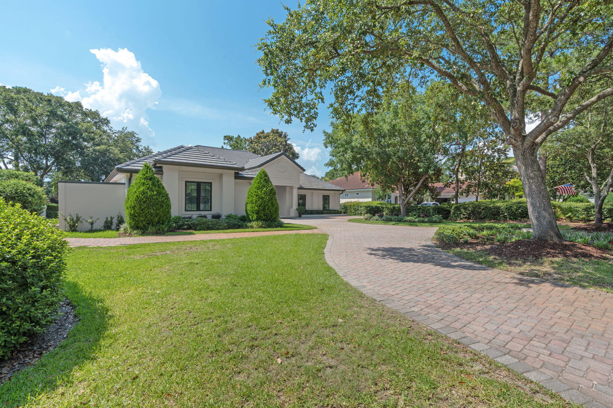 ISLAND GREEN - Residential