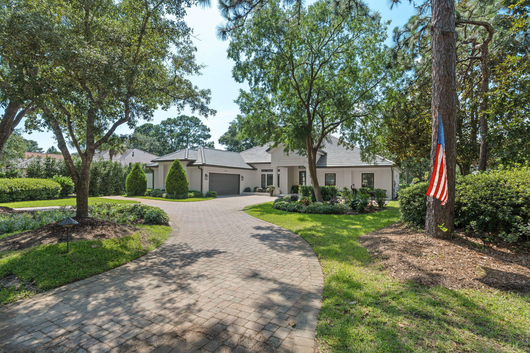 ISLAND GREEN - Residential