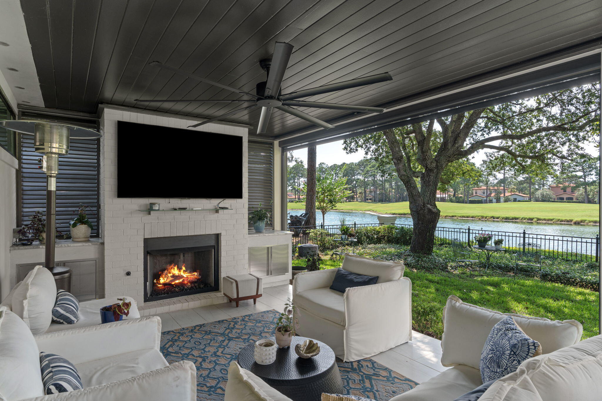 ISLAND GREEN - Residential