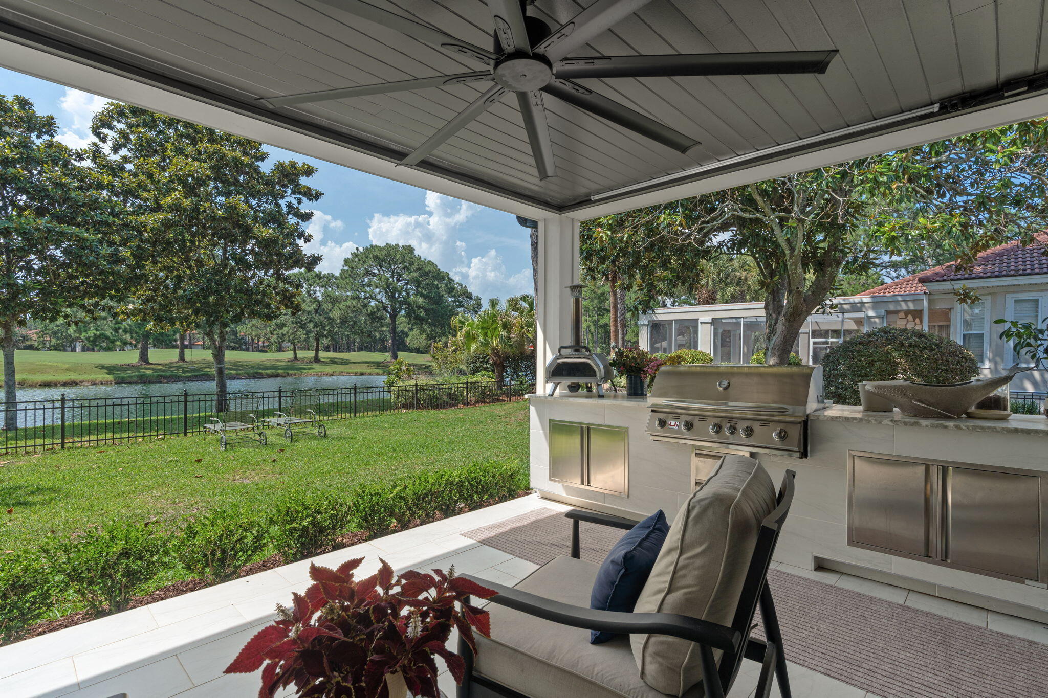 ISLAND GREEN - Residential