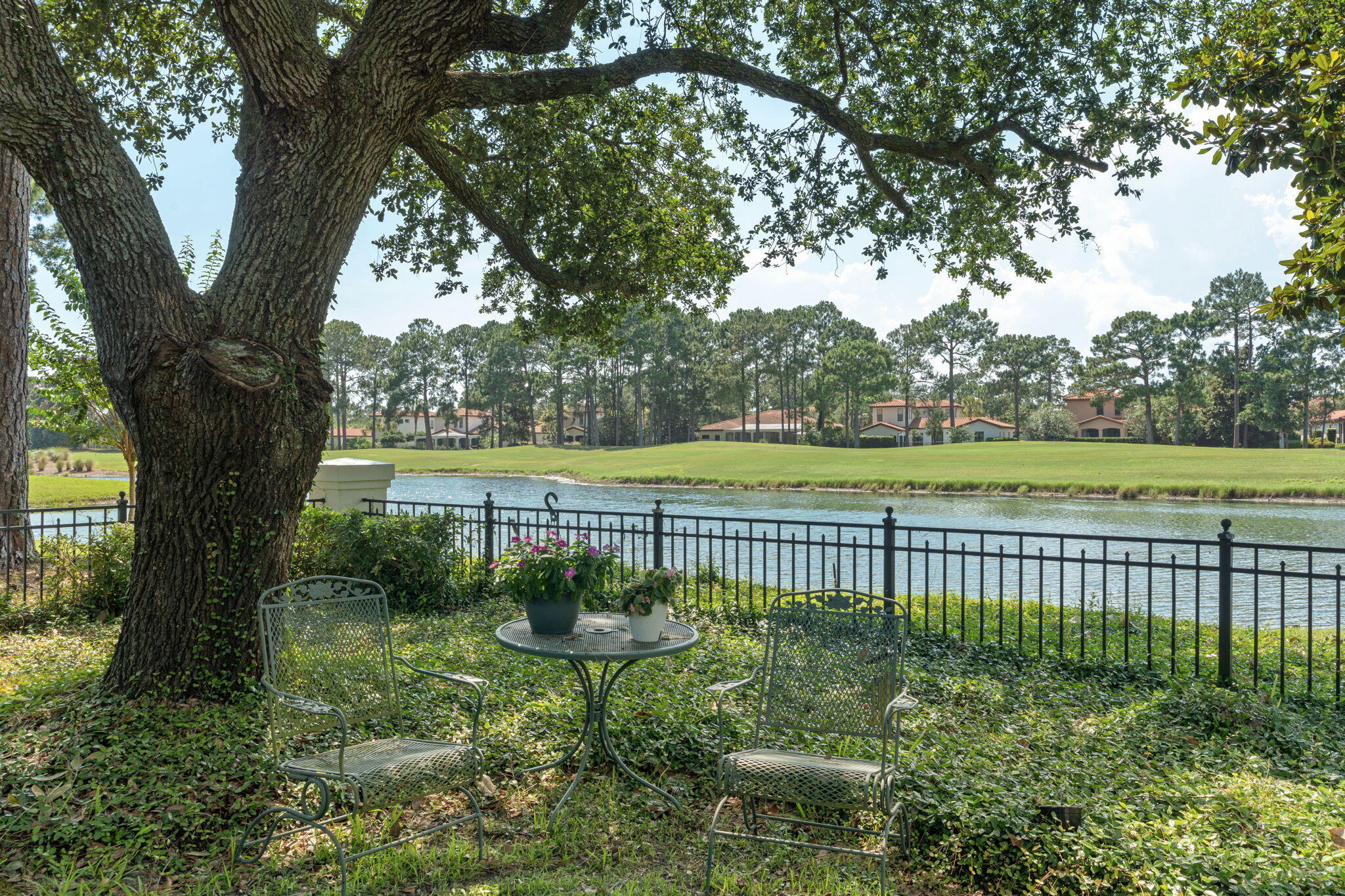 ISLAND GREEN - Residential