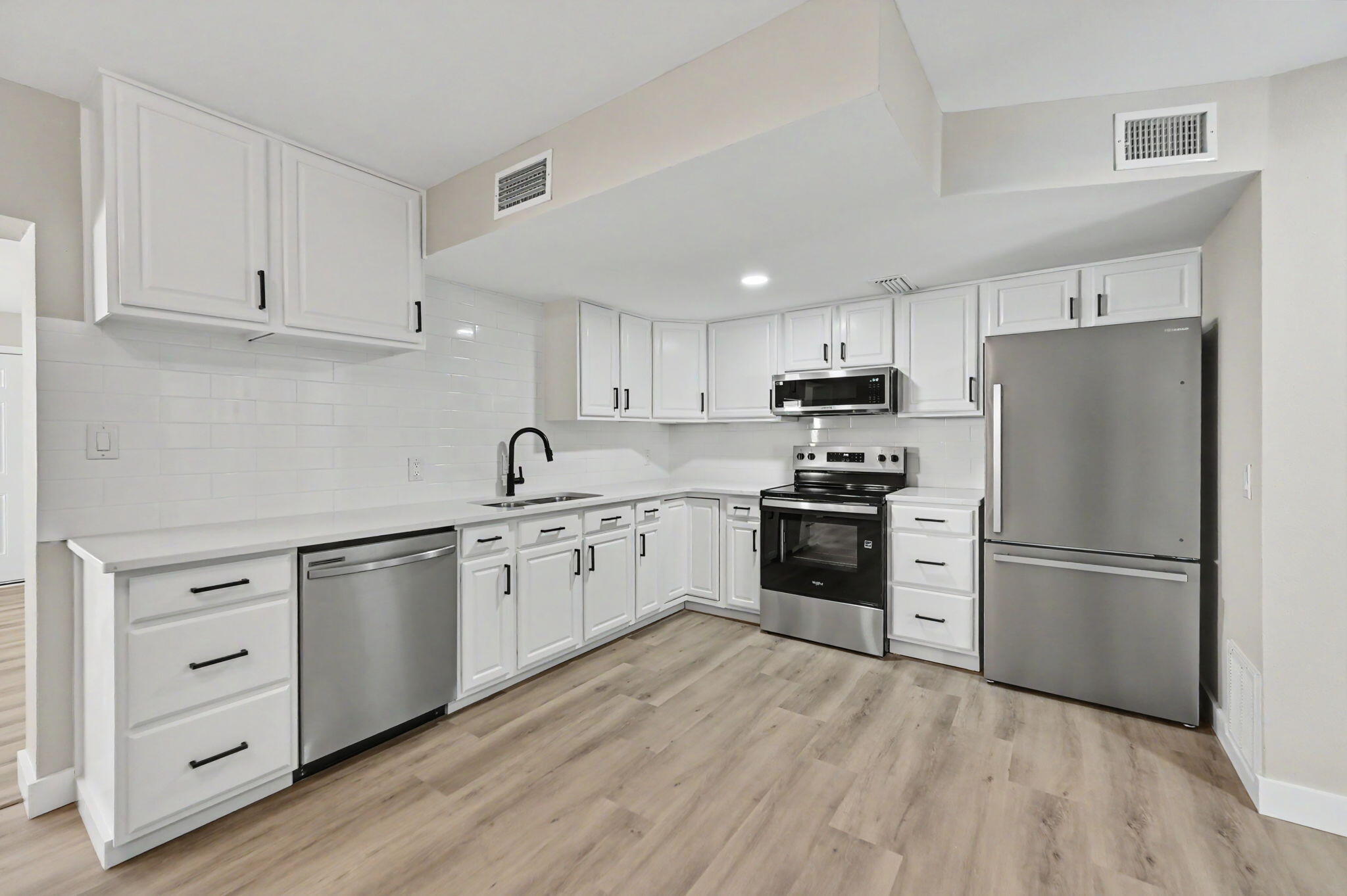 VALENCIA ARMS - Residential