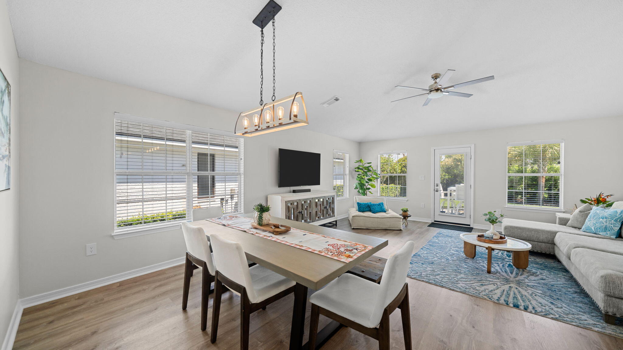 PARADISE RETREAT - Residential