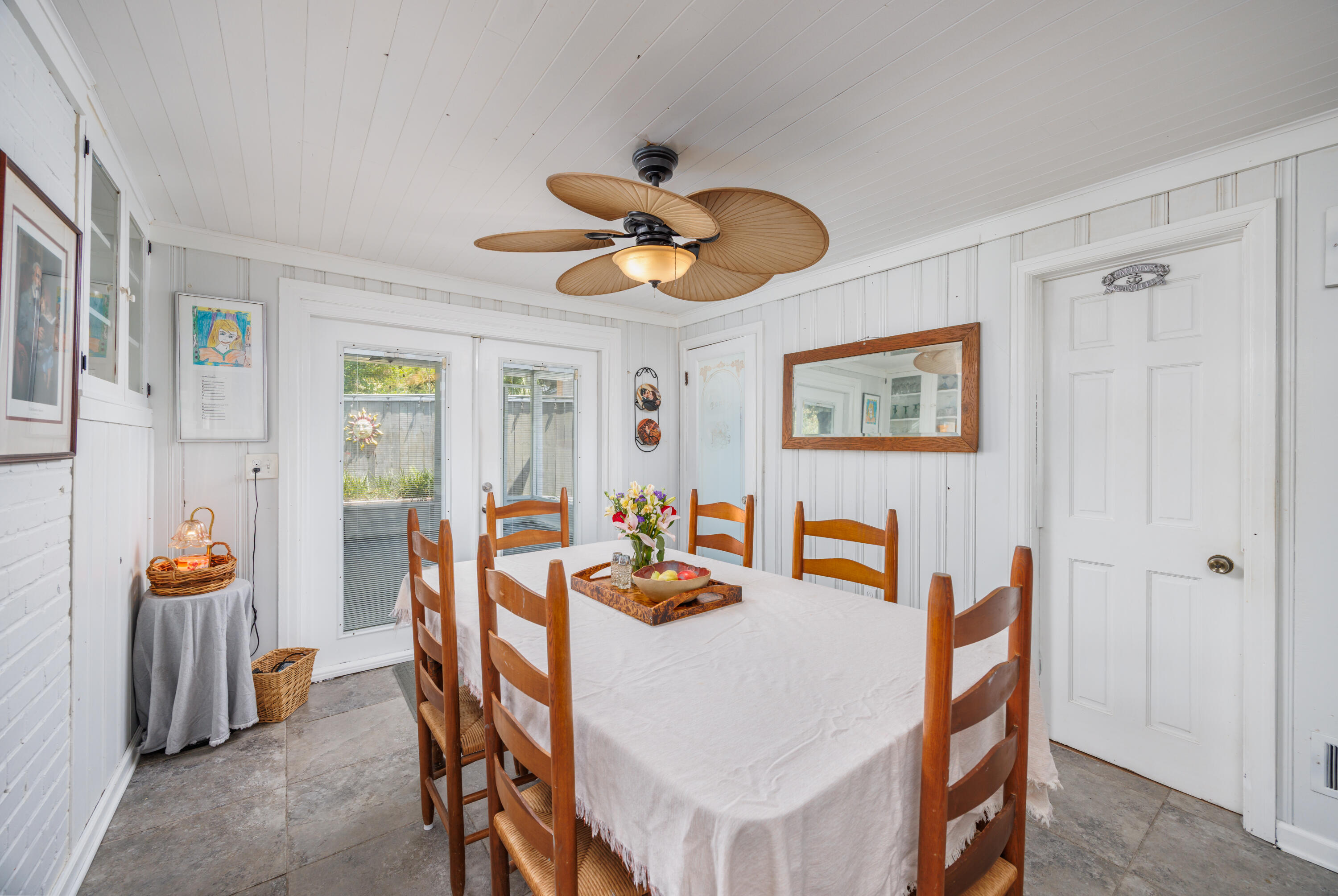 ELLIOTTS POINT 4TH ADDN - Residential