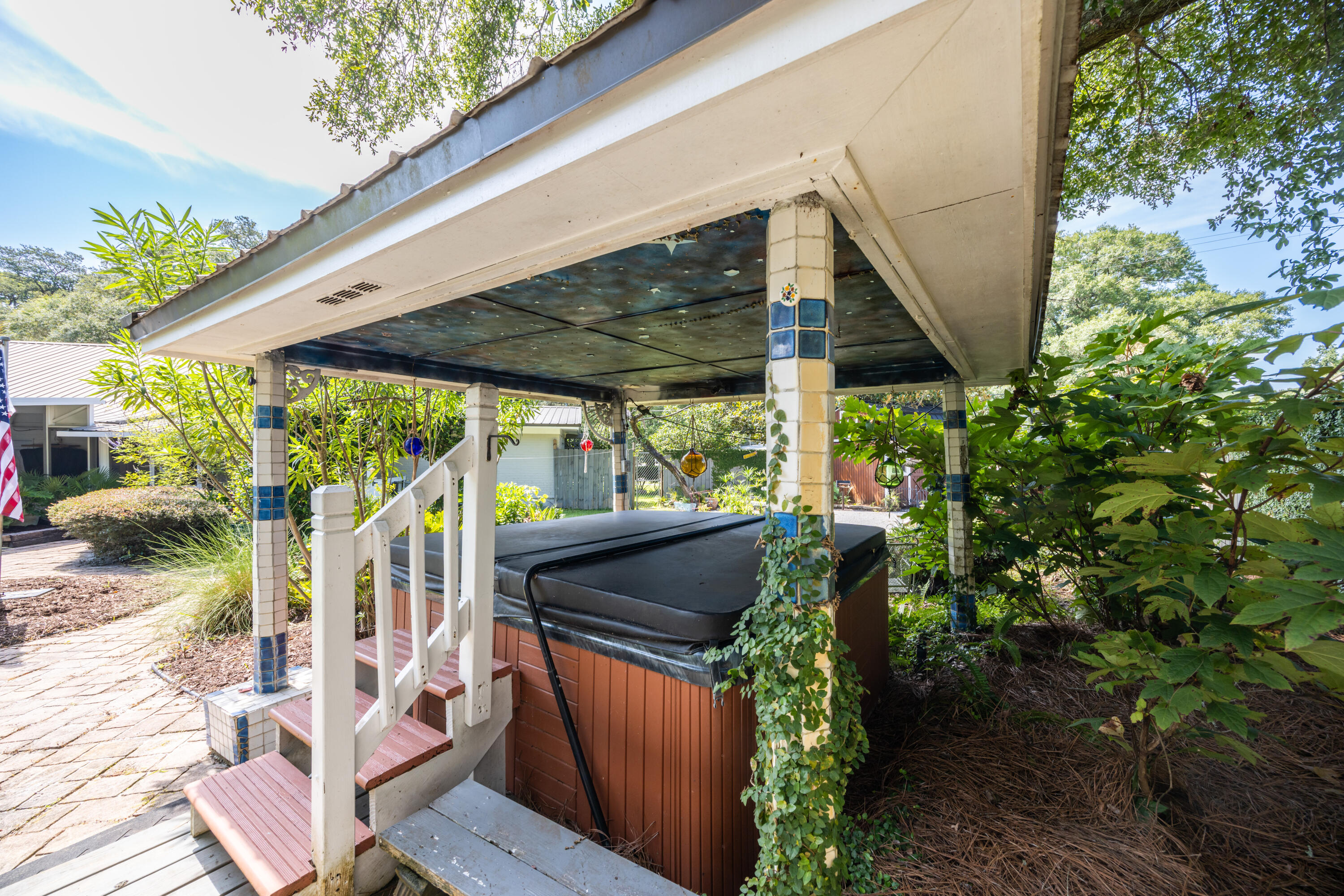 ELLIOTTS POINT 4TH ADDN - Residential