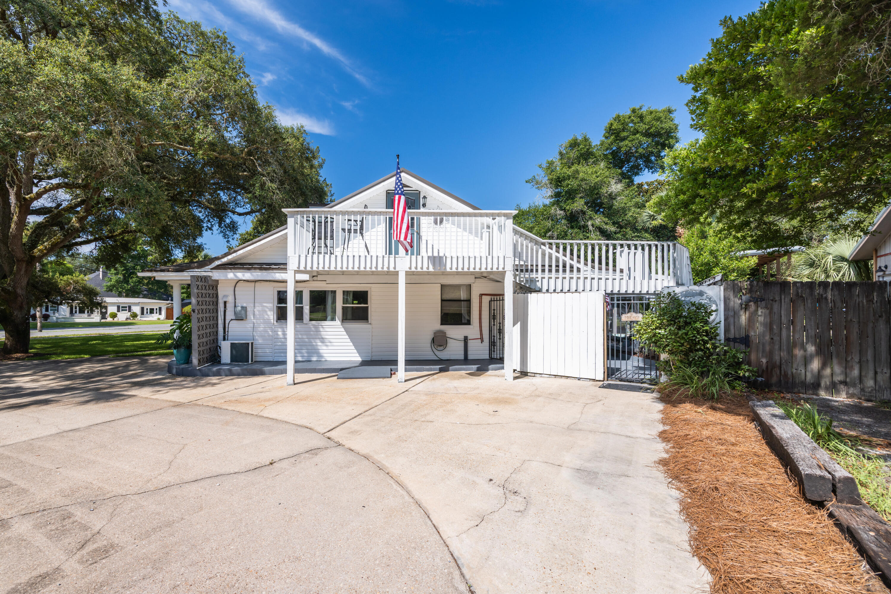 ELLIOTTS POINT 4TH ADDN - Residential