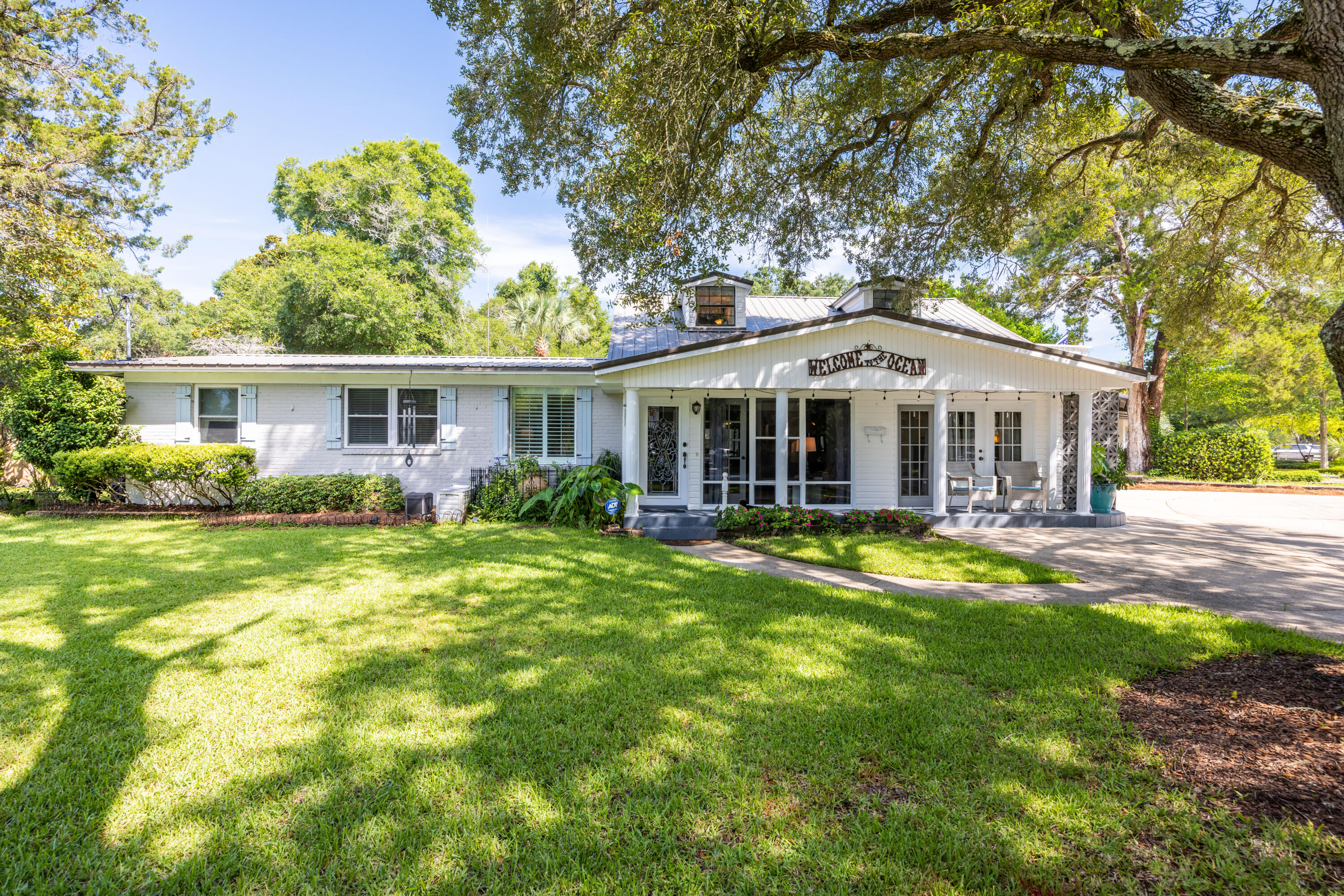 ELLIOTTS POINT 4TH ADDN - Residential