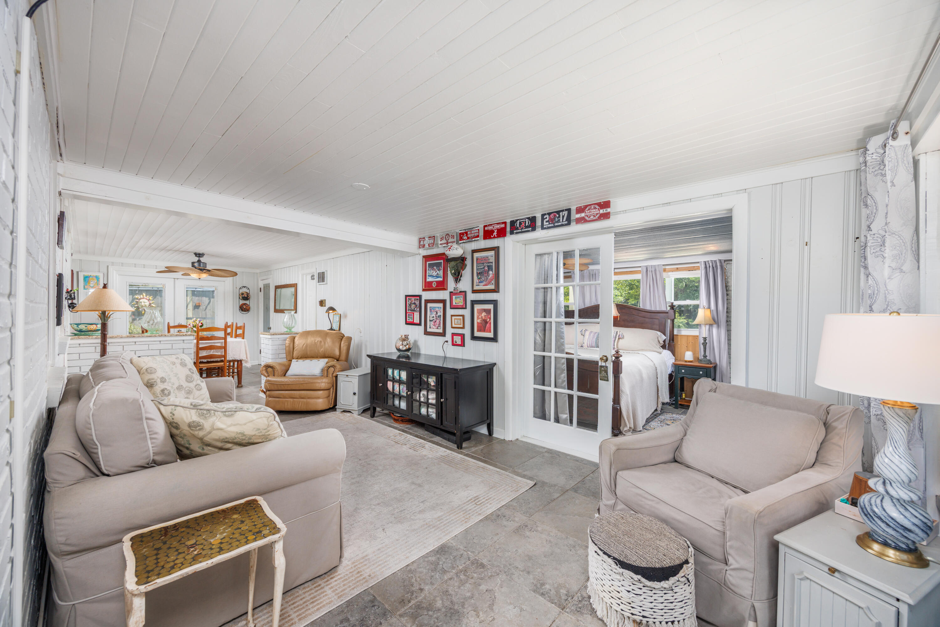 ELLIOTTS POINT 4TH ADDN - Residential