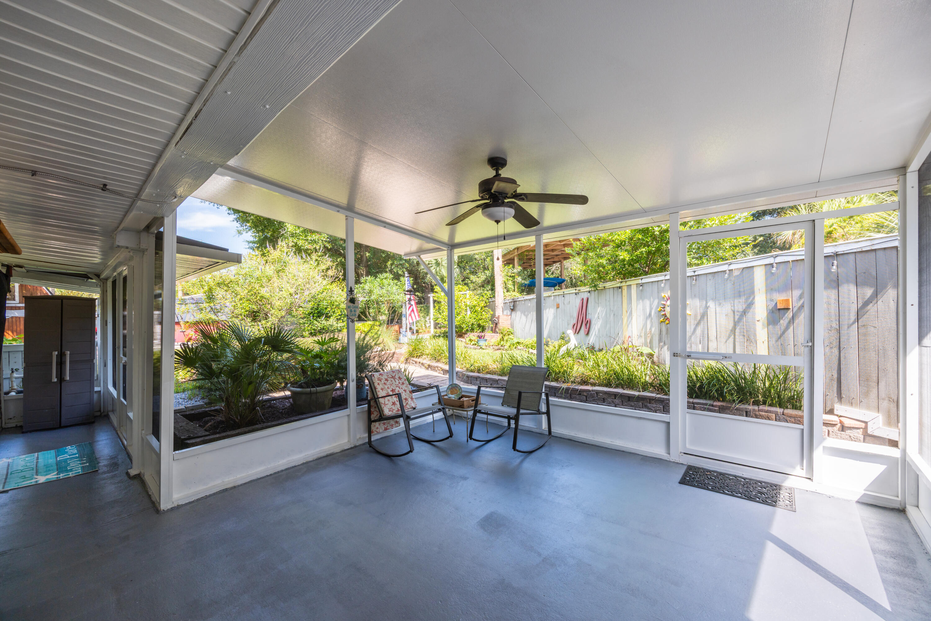 ELLIOTTS POINT 4TH ADDN - Residential