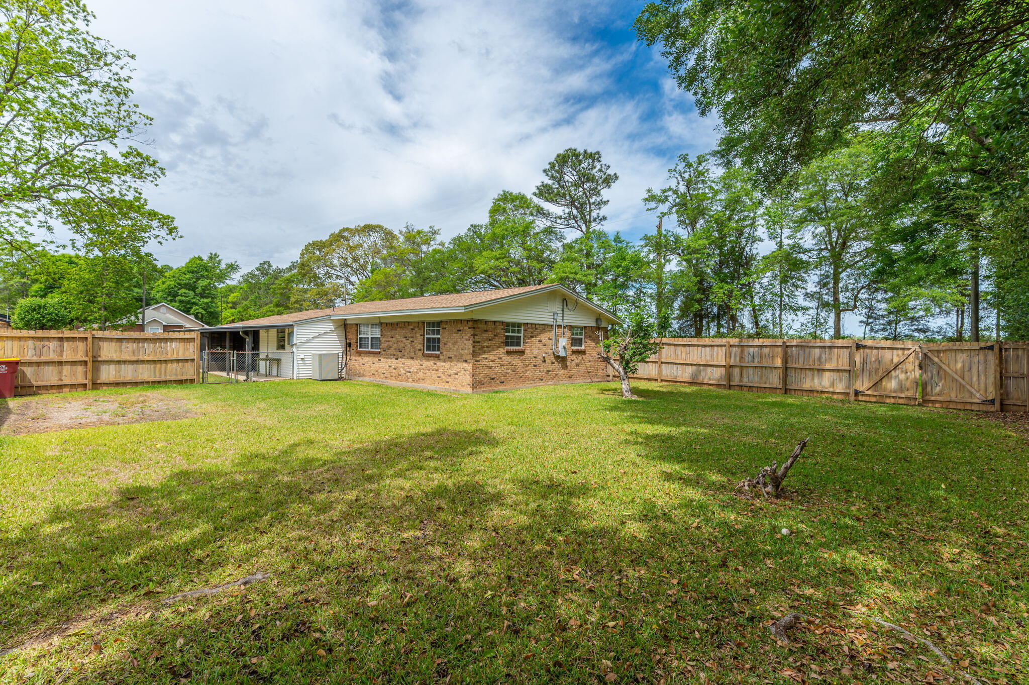 QUIET OAKS S/D - Residential