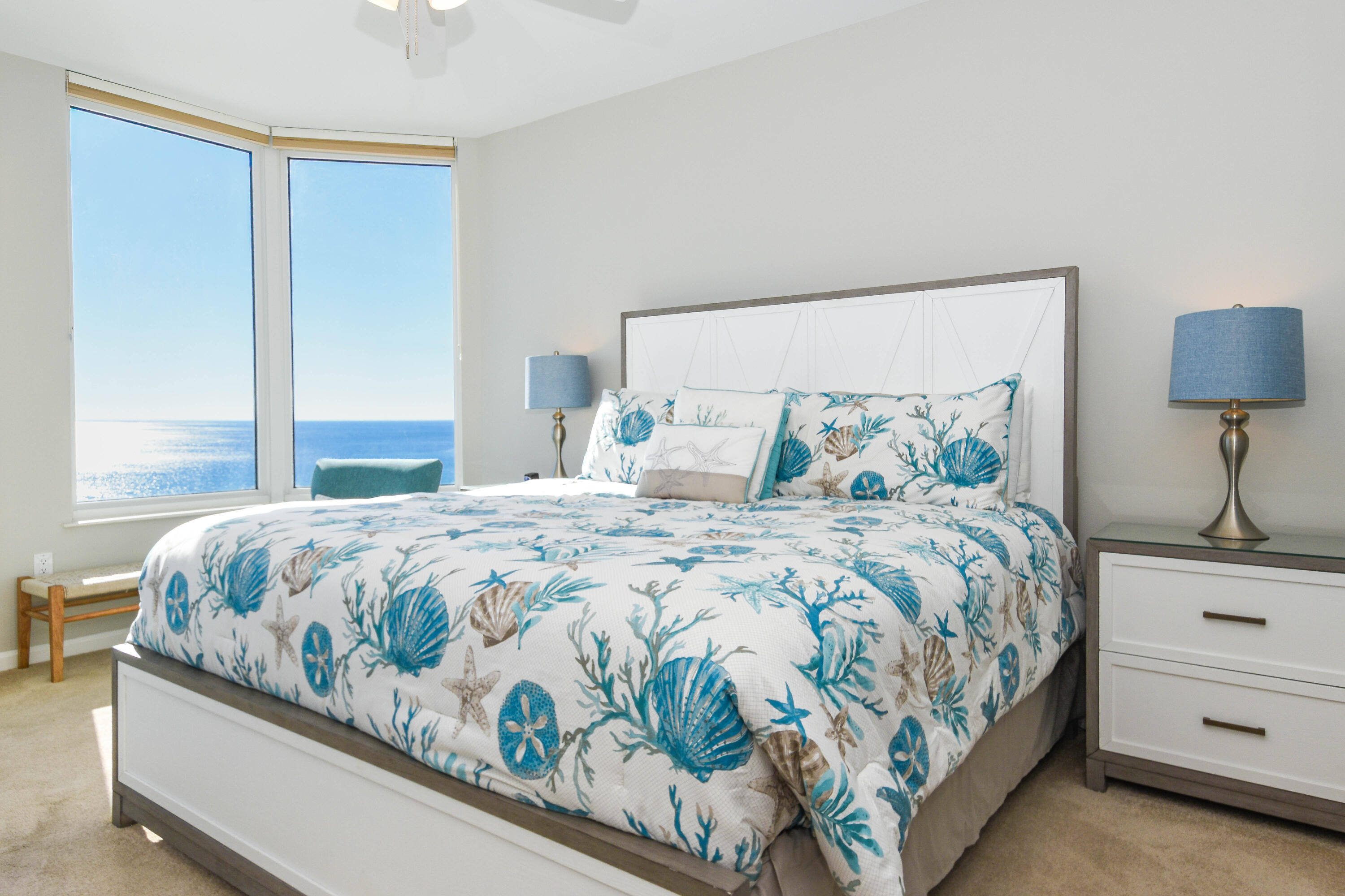 SILVER BEACH TOWERS - Residential