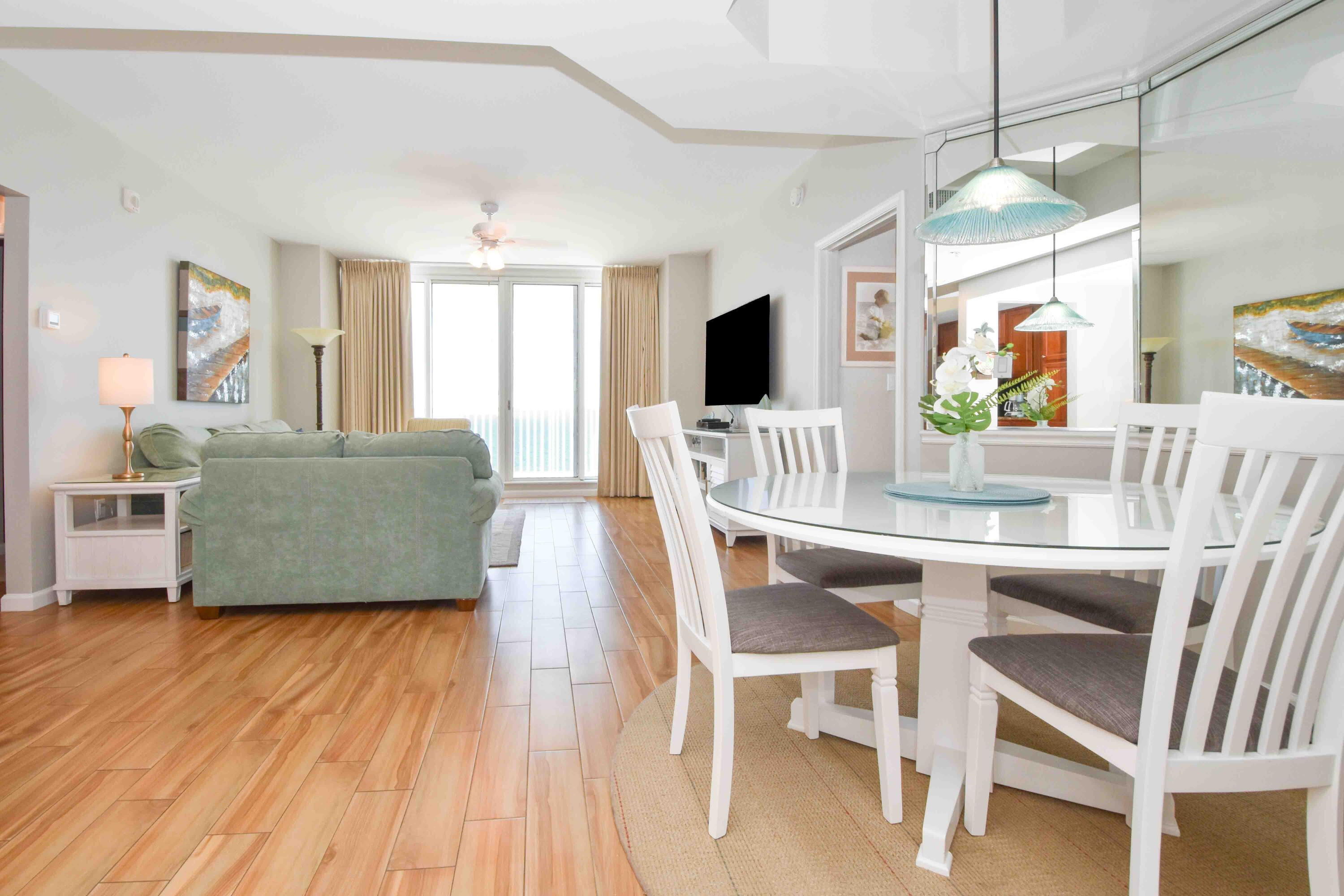SILVER BEACH TOWERS - Residential