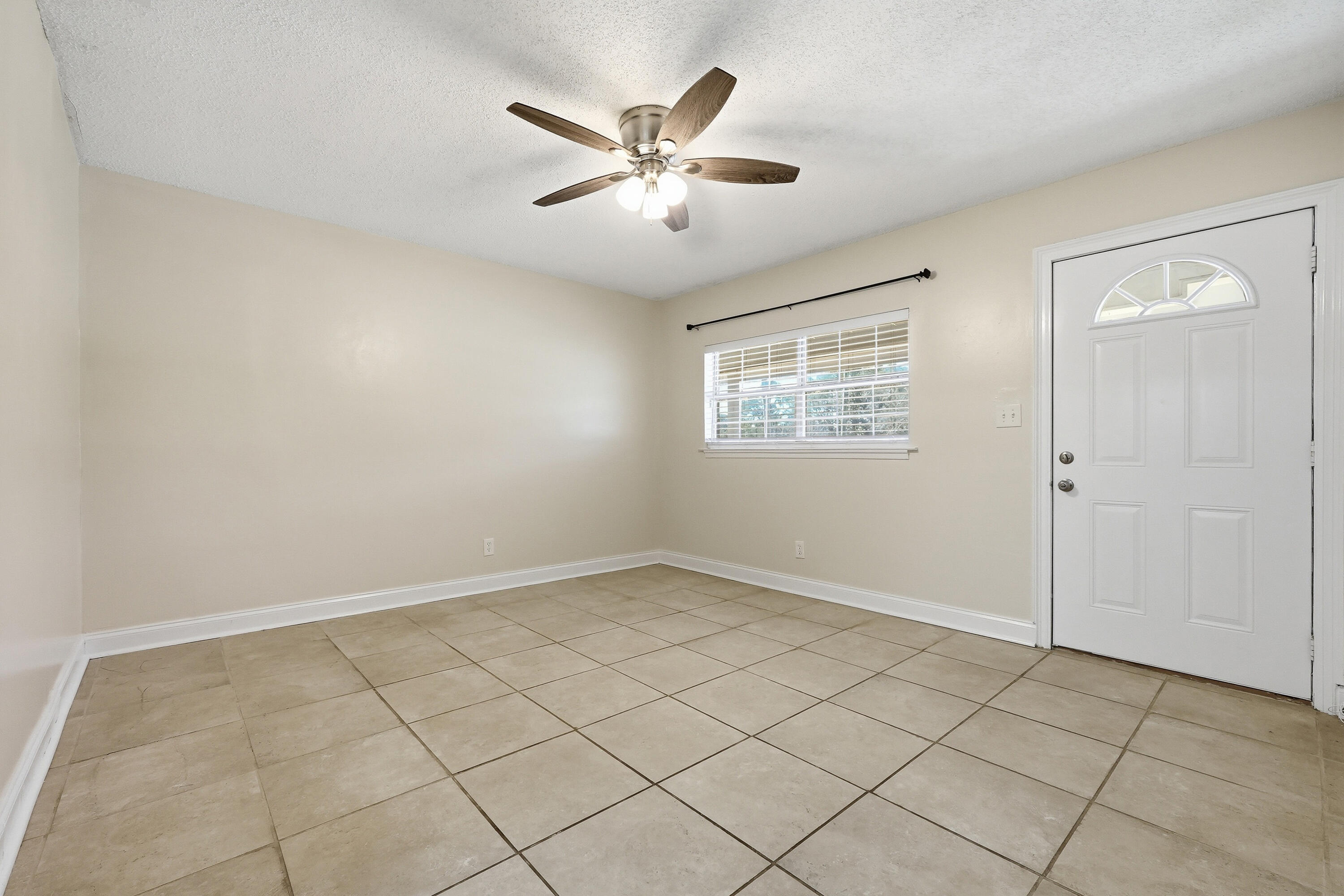 SPRINGDALE - Residential Lease