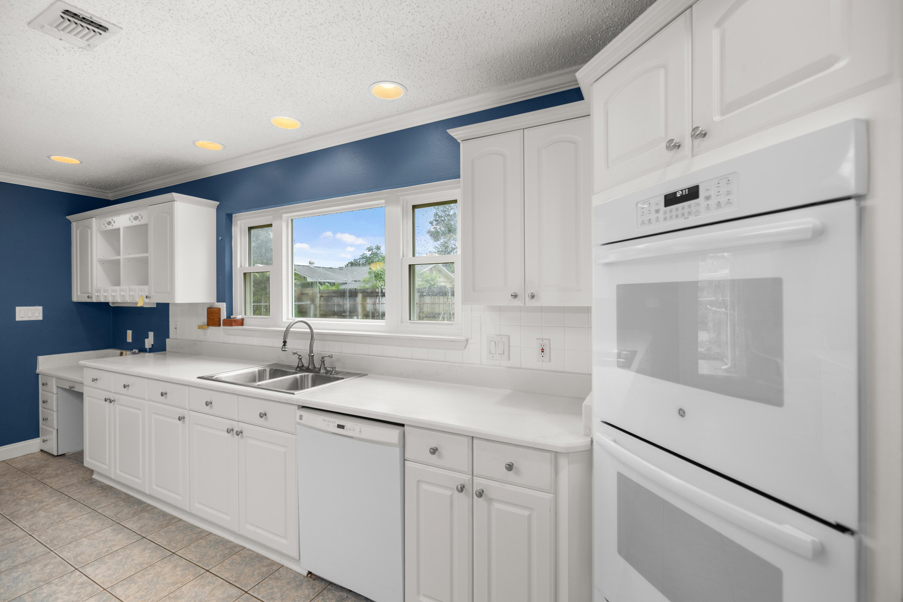 LAKE LORRAINE ESTATES 3 - Residential