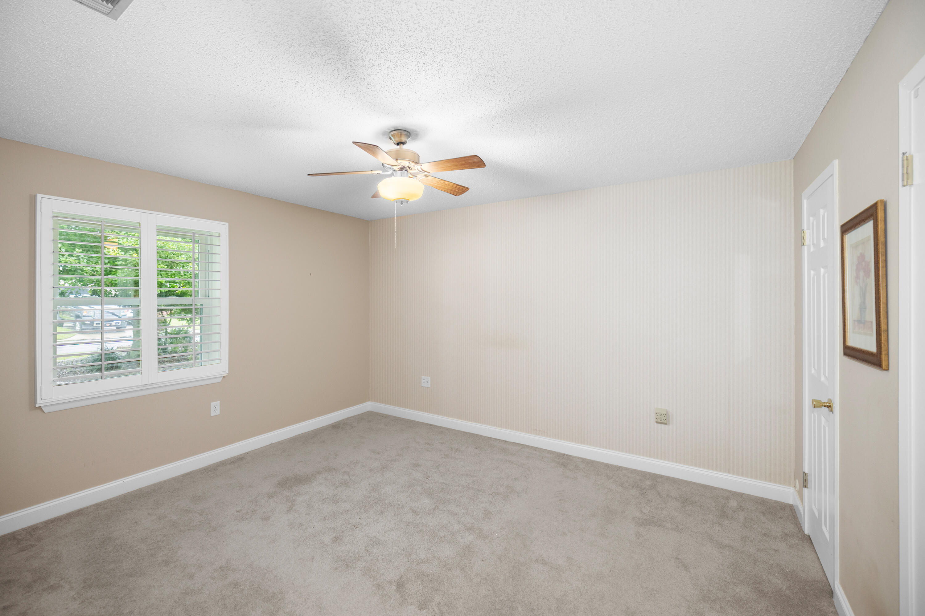 LAKE LORRAINE ESTATES 3 - Residential