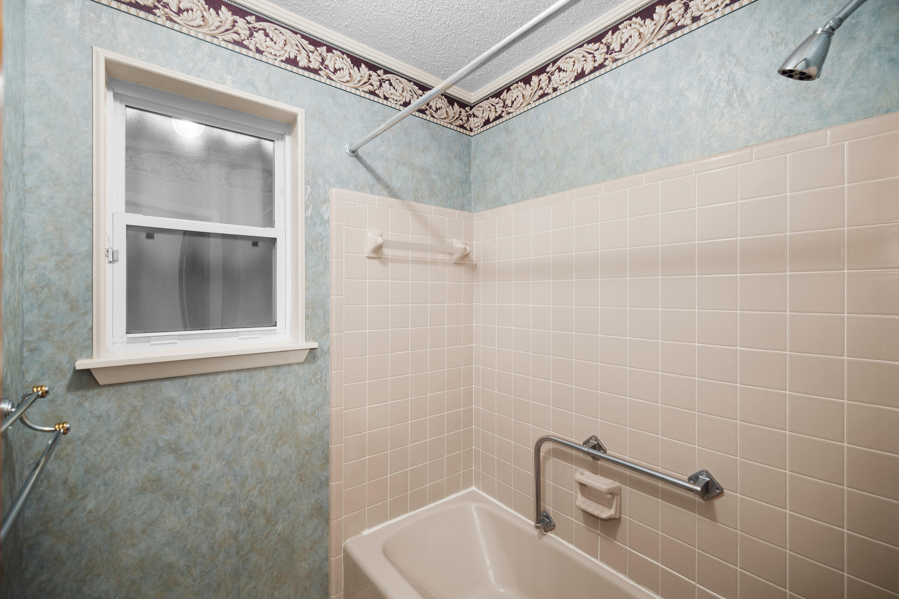 LAKE LORRAINE ESTATES 3 - Residential