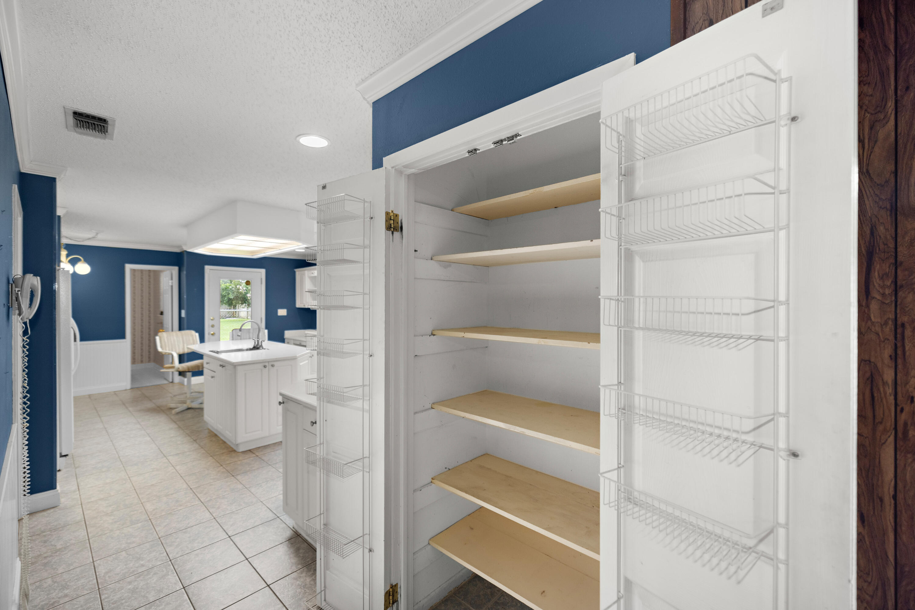LAKE LORRAINE ESTATES 3 - Residential