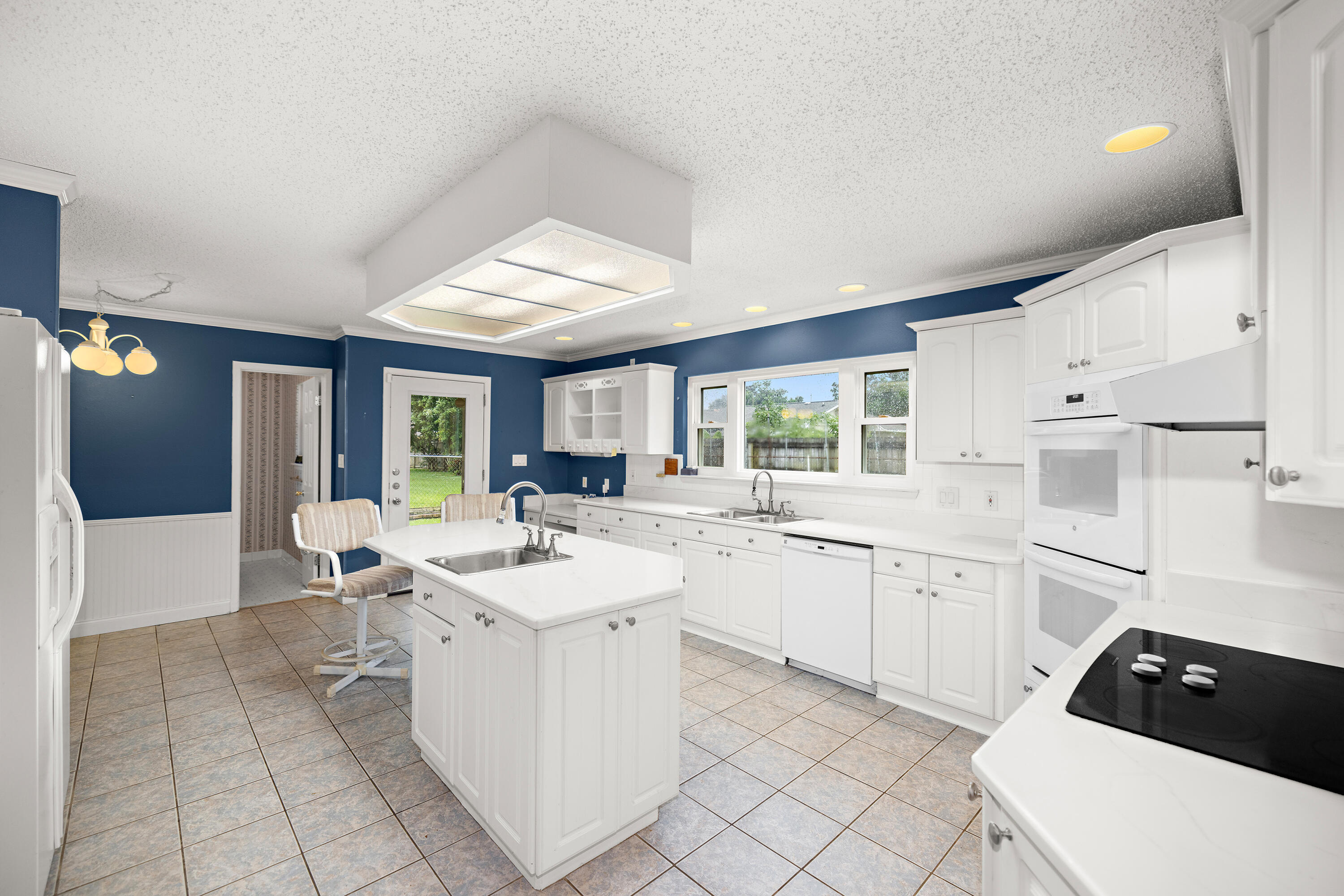 LAKE LORRAINE ESTATES 3 - Residential