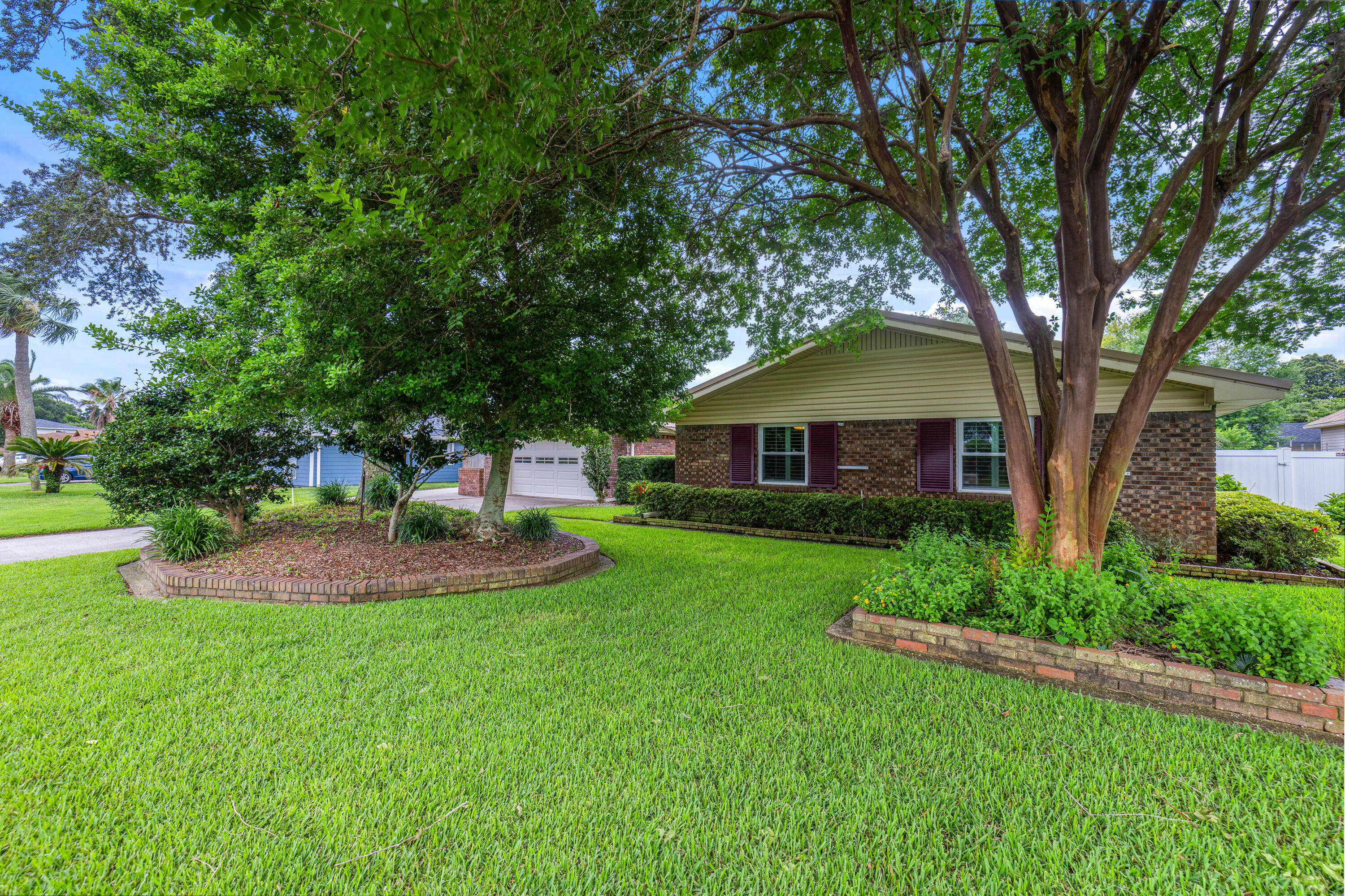 LAKE LORRAINE ESTATES 3 - Residential