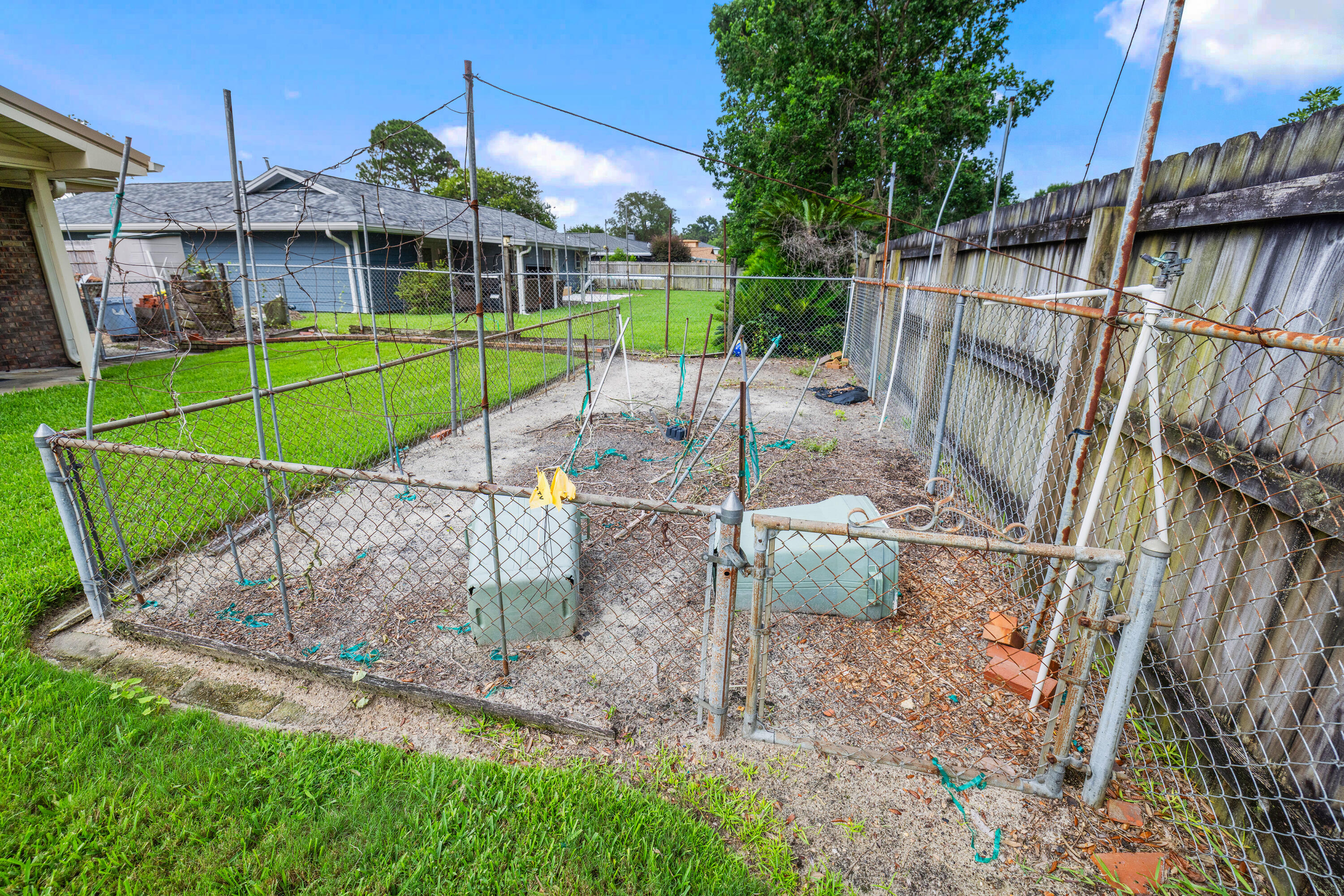 LAKE LORRAINE ESTATES 3 - Residential