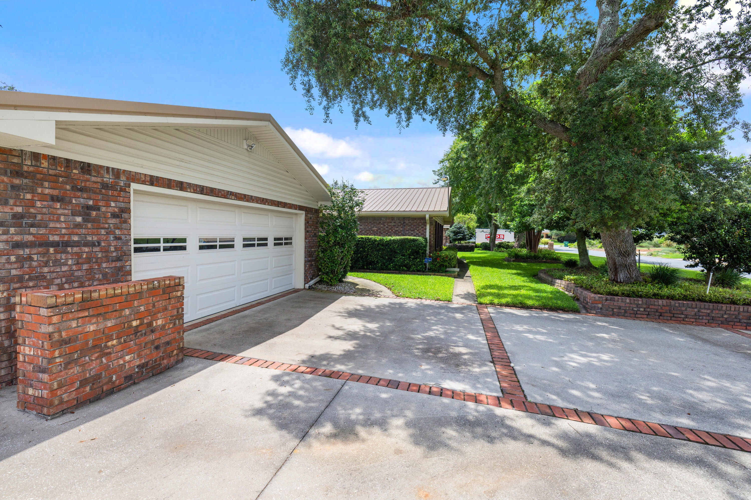 LAKE LORRAINE ESTATES 3 - Residential